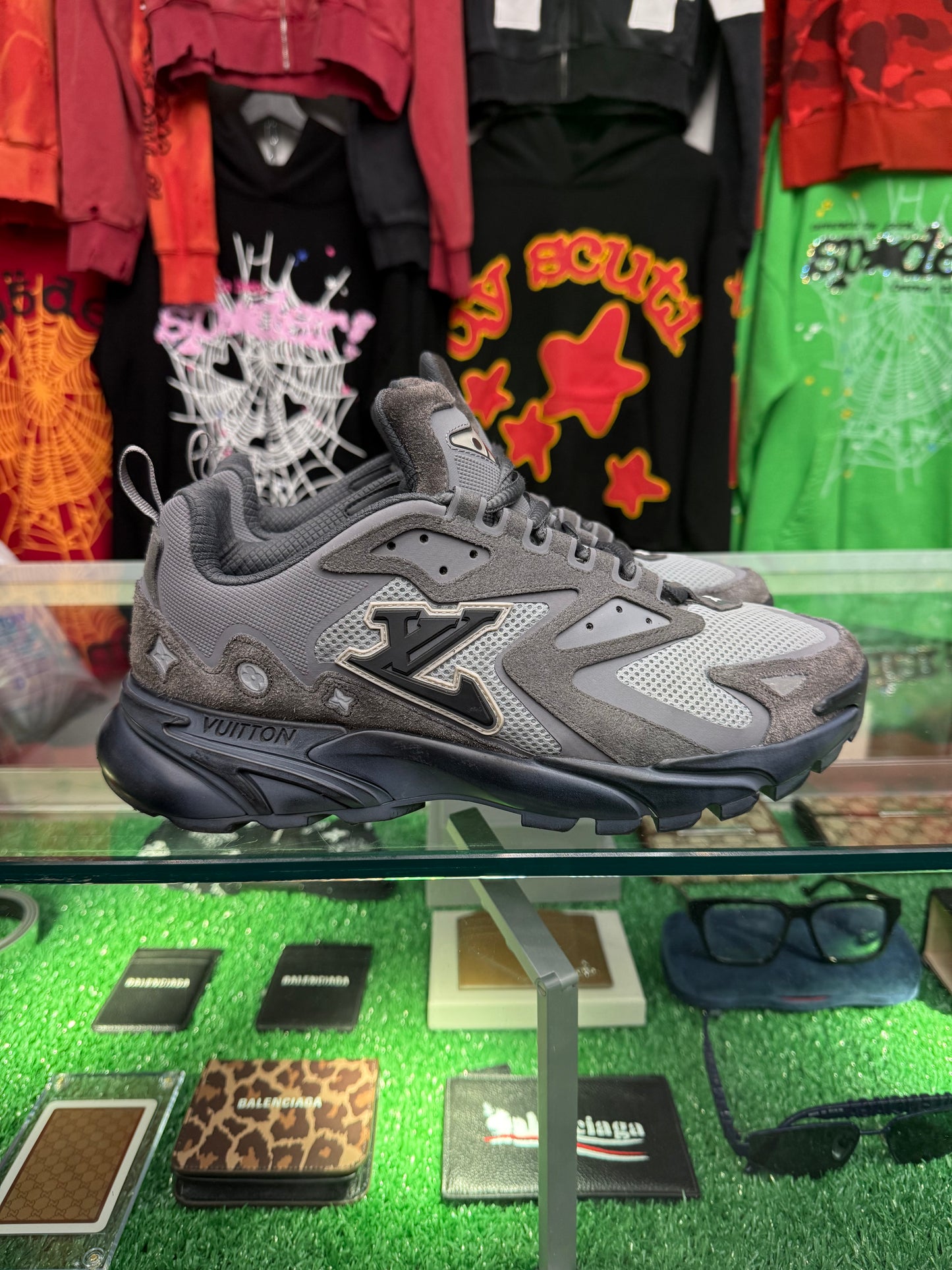 LOUIS VUITTON LV TATIC RUNNER SNEAKER (PRE-OWNED NO BOX)