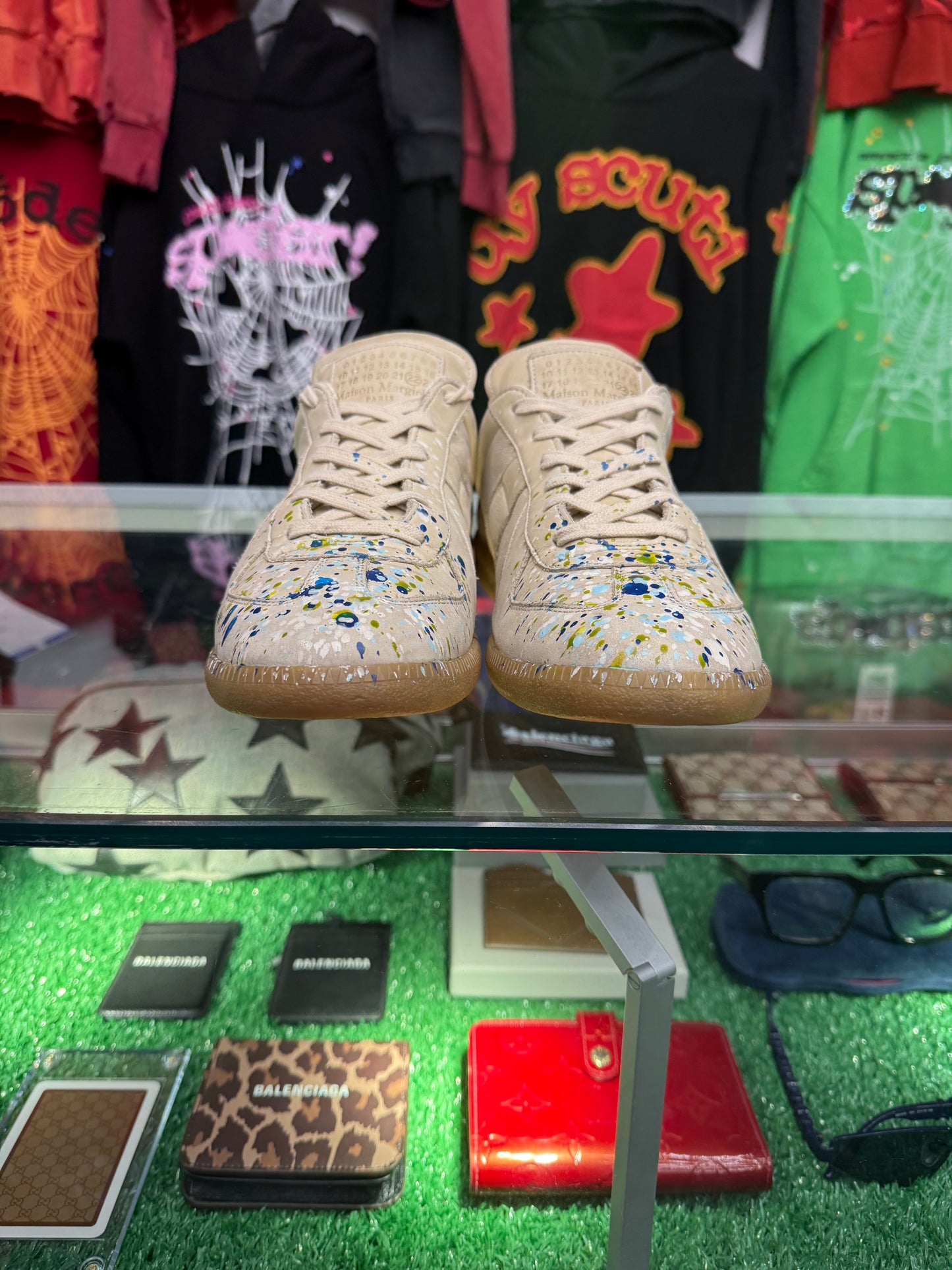 MAISON MARGIELA GATS PAINT SPLATTER (PRE-OWNED NO BOX)