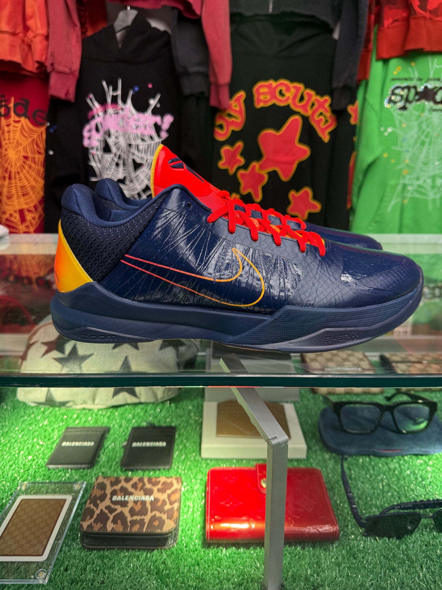 KOBE 5 PROTO CAITLYN CLARK (PRE-OWNED W/ BOX)