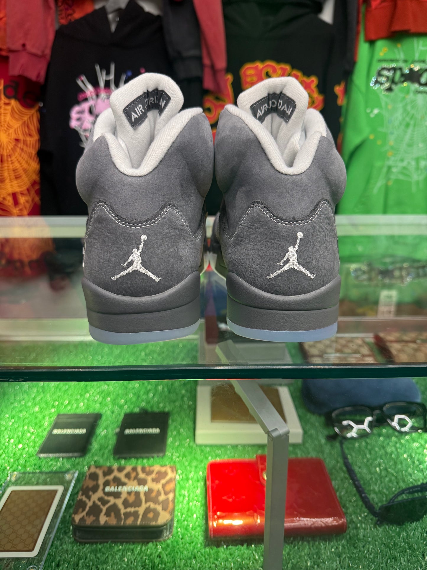 JORDAN 5 RETRO WOLF GREY (PRE-OWNED W/ BOX)