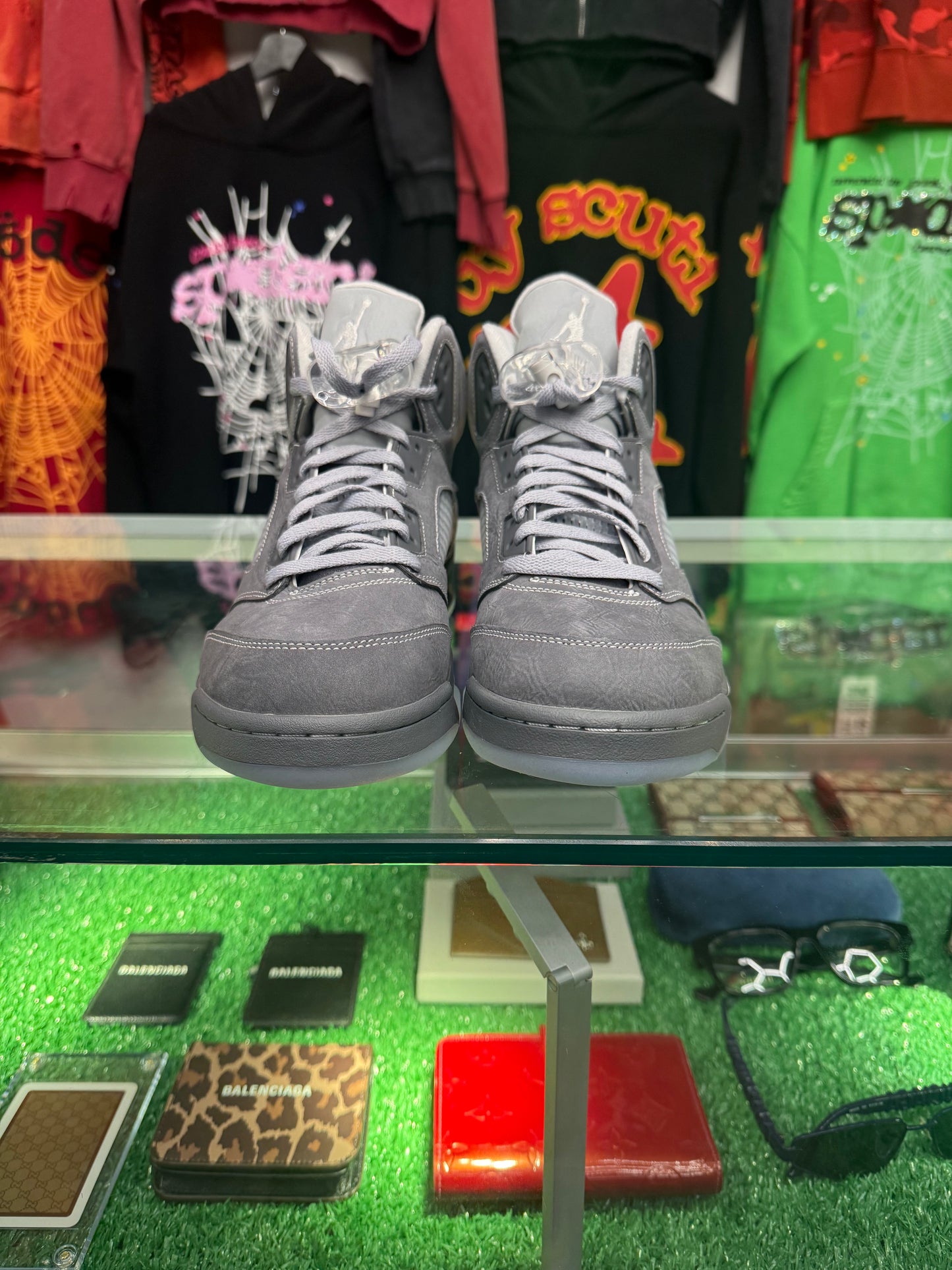 JORDAN 5 RETRO WOLF GREY (PRE-OWNED W/ BOX)