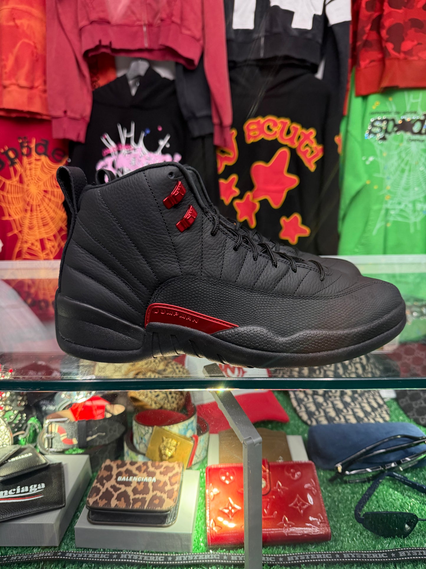 AIR JORDAN 12 RETRO BLOODLINE (PRE-OWNED W/ BOX)