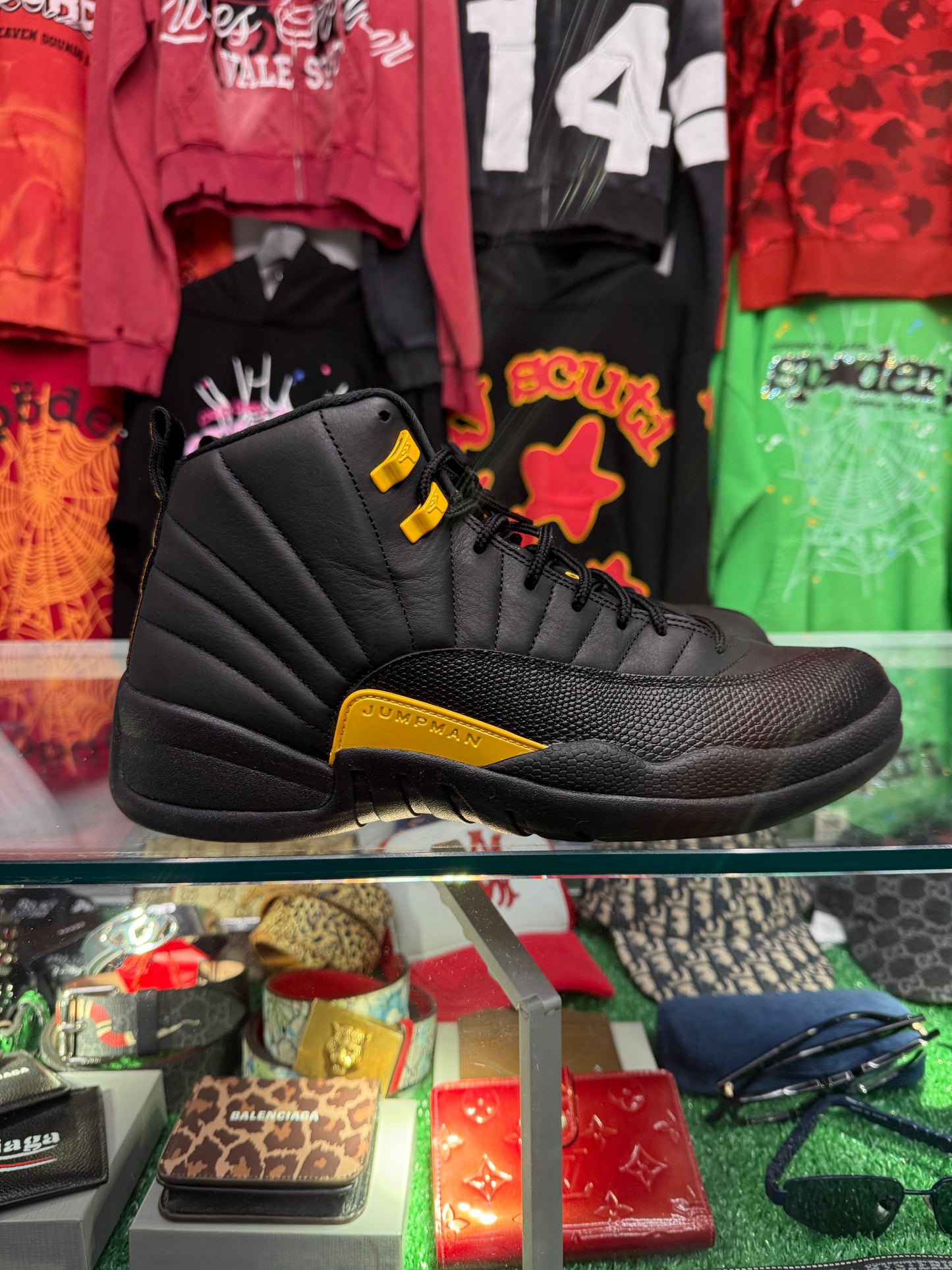 JORDAN 12 RETRO UNIVERSITY BLACK (PRE-OWNED W/ BOX)