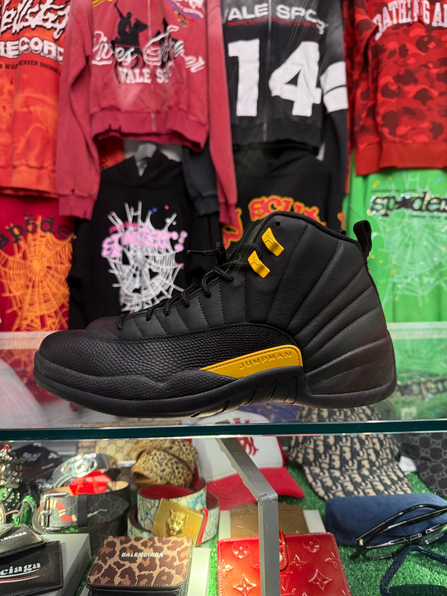 JORDAN 12 RETRO UNIVERSITY BLACK (PRE-OWNED W/ BOX)