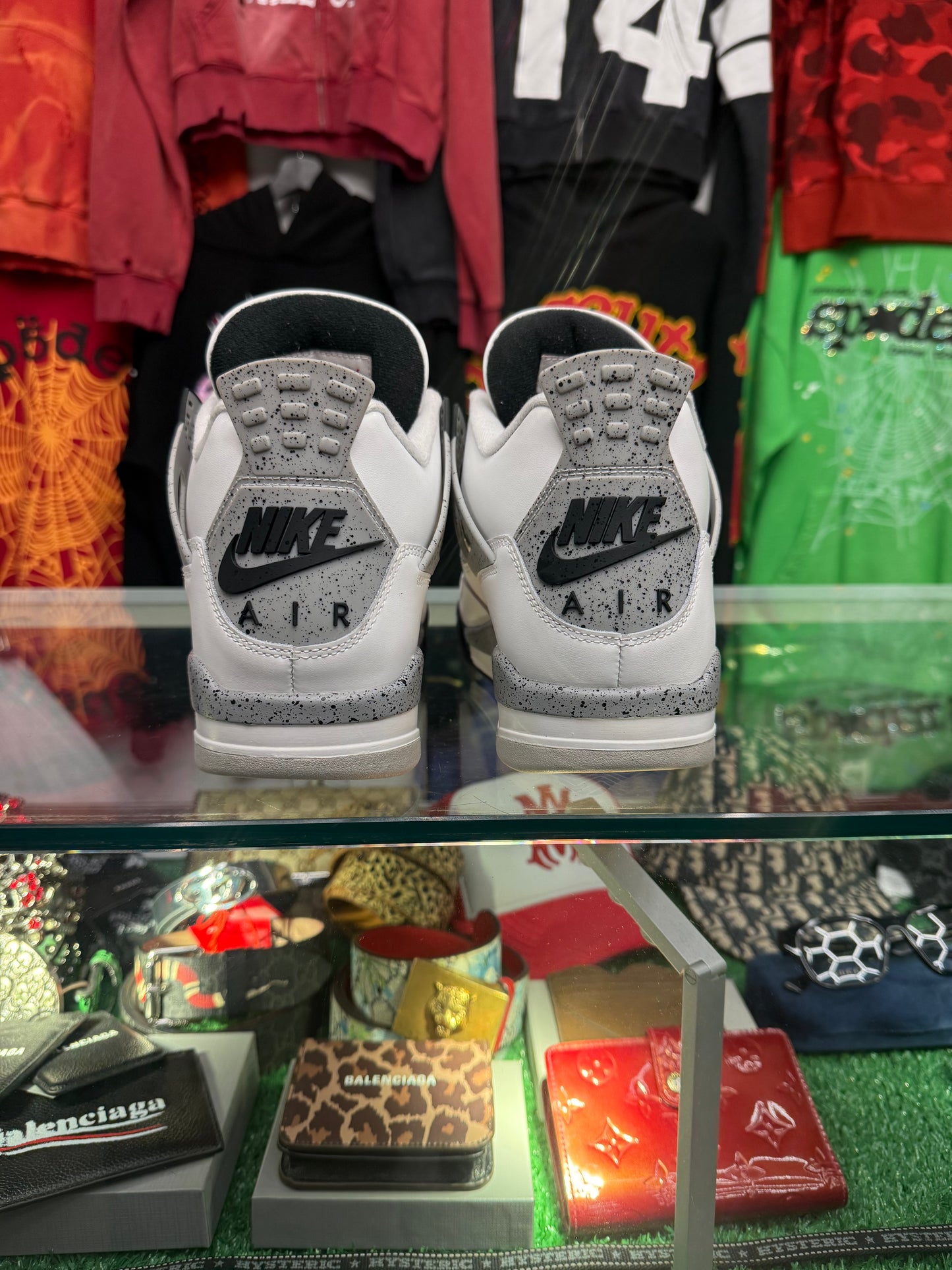 JORDAN 4 RETRO WHITE CEMENT (PRE-OWNED W/ BOX)