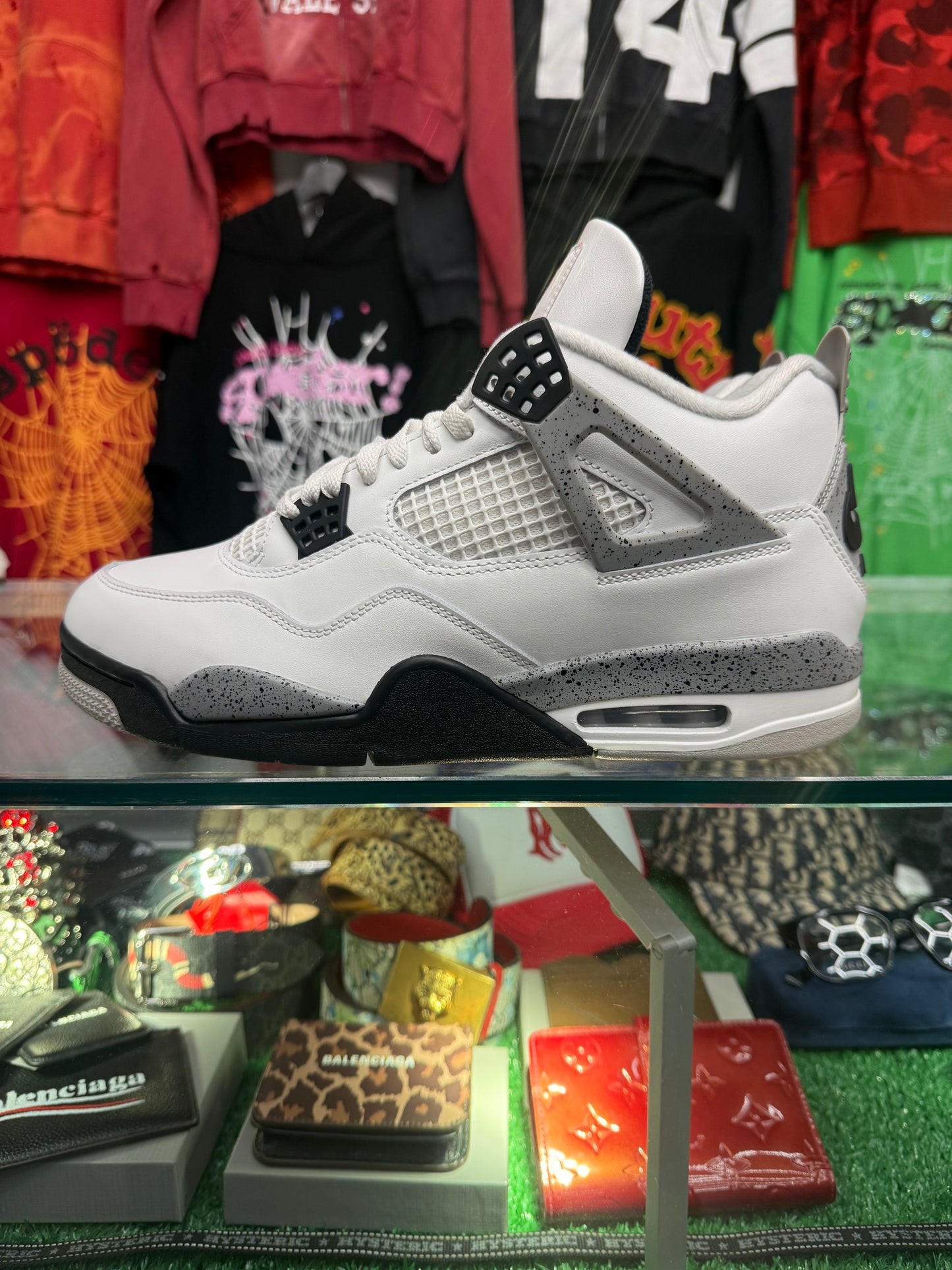 JORDAN 4 RETRO WHITE CEMENT (PRE-OWNED W/ BOX)