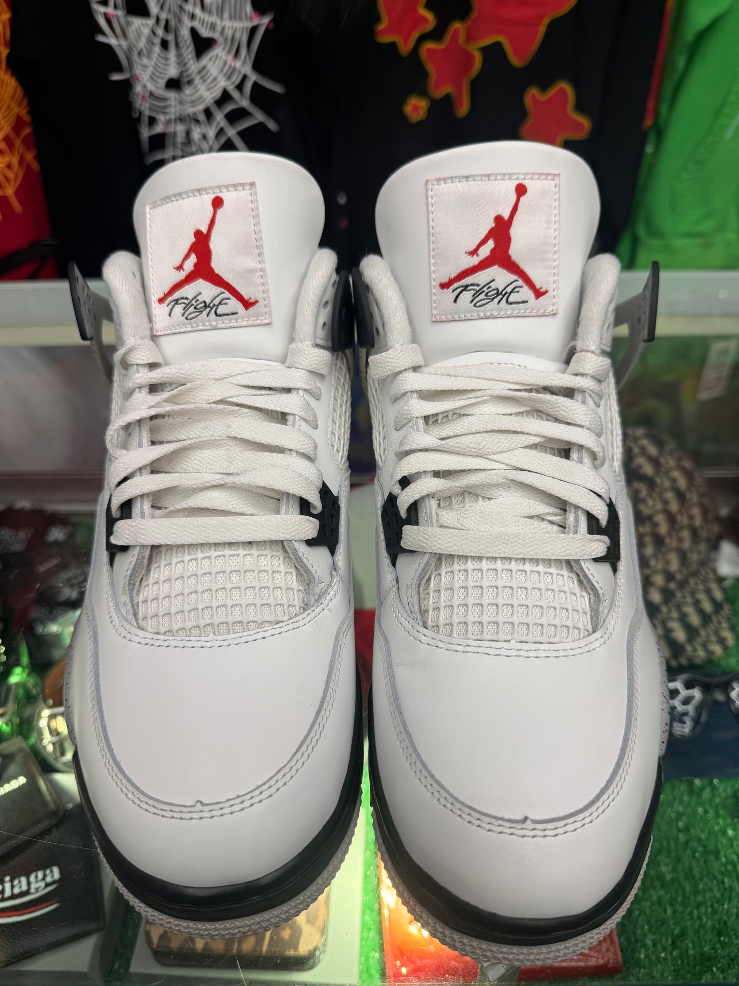 JORDAN 4 RETRO WHITE CEMENT (PRE-OWNED W/ BOX)