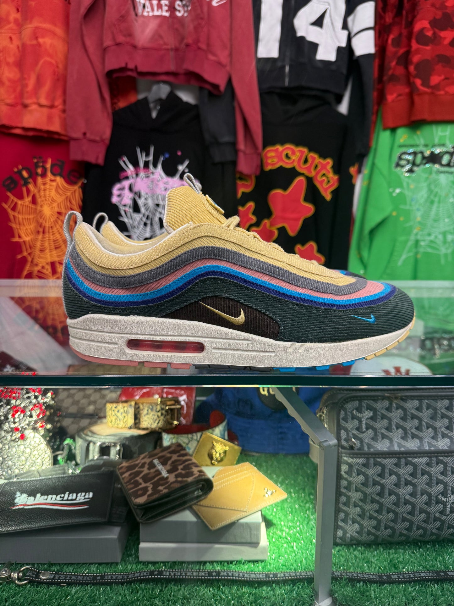 AIR MAX 1/97 SEAN WOTHERSPOON (PRE-OWNED W/ BOX)