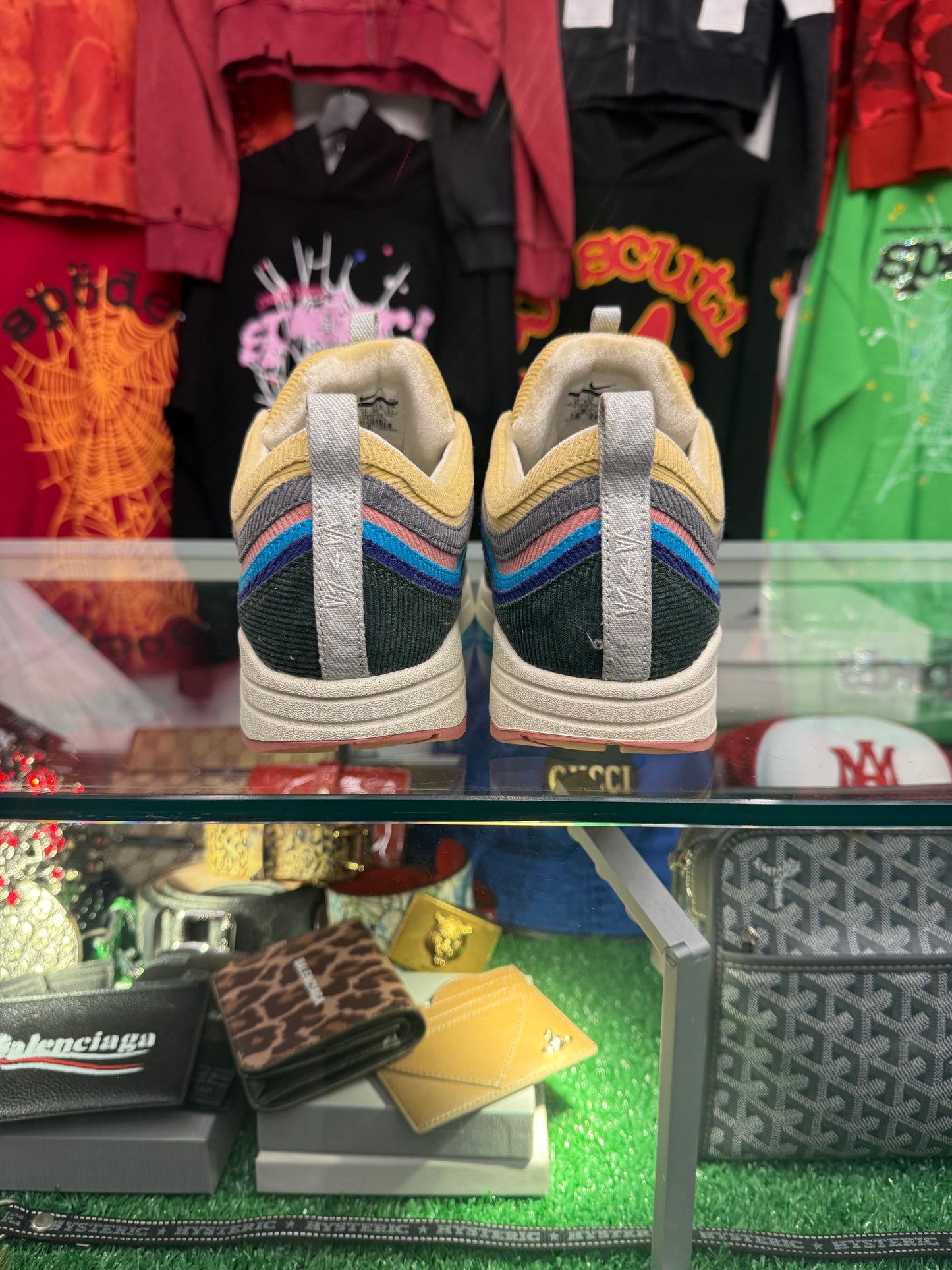 AIR MAX 1/97 SEAN WOTHERSPOON (PRE-OWNED W/ BOX)