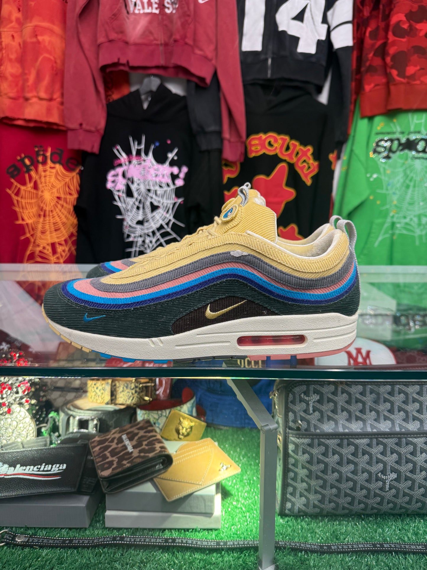 AIR MAX 1/97 SEAN WOTHERSPOON (PRE-OWNED W/ BOX)