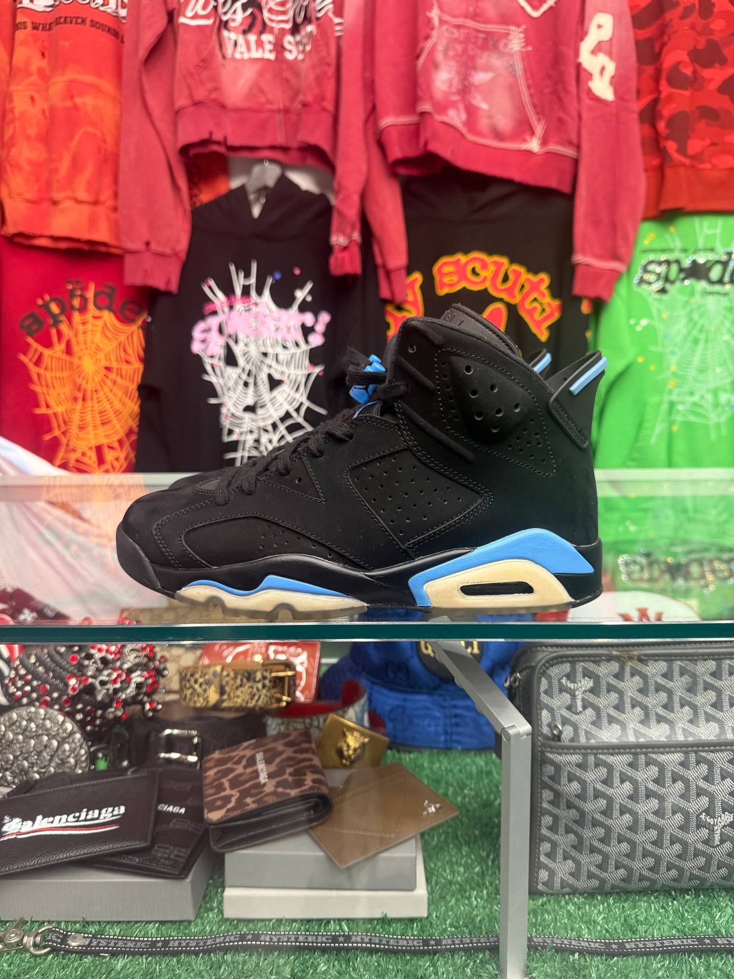 JORDAN RETRO 4 UNC (PRE-OWNED W/ BOX)