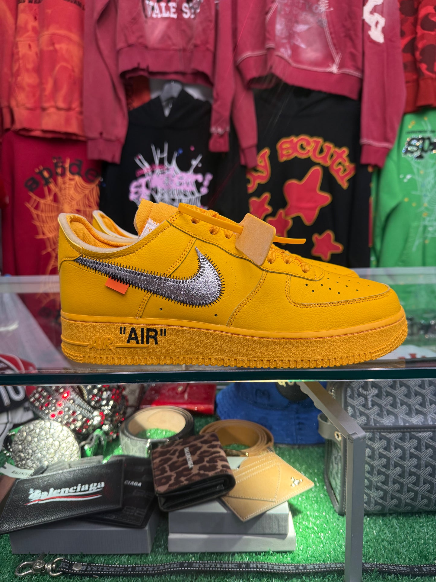 AIR FORCE 1 LOW OFFWHITE ICA UNIVERSITY GOLD (BRAND NEW)