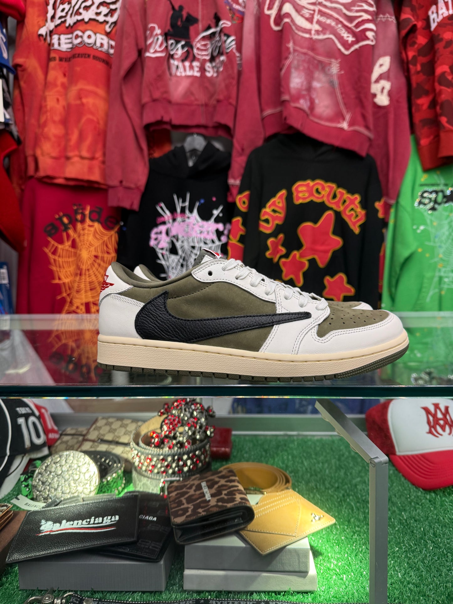 JORDAN 1 LOW TRAVIS SCOTT REVERSE MEDIUM OLIVE (BRAND NEW)