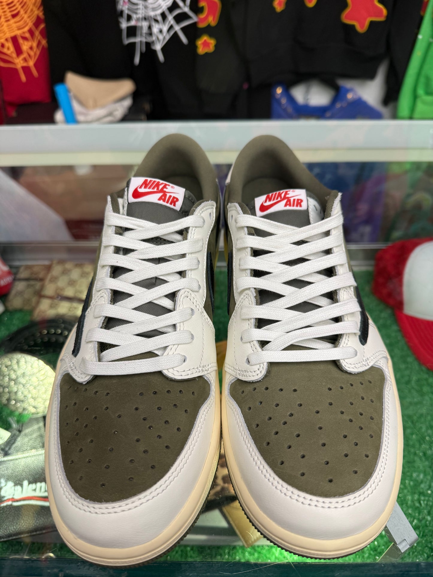 JORDAN 1 LOW TRAVIS SCOTT REVERSE MEDIUM OLIVE (BRAND NEW)