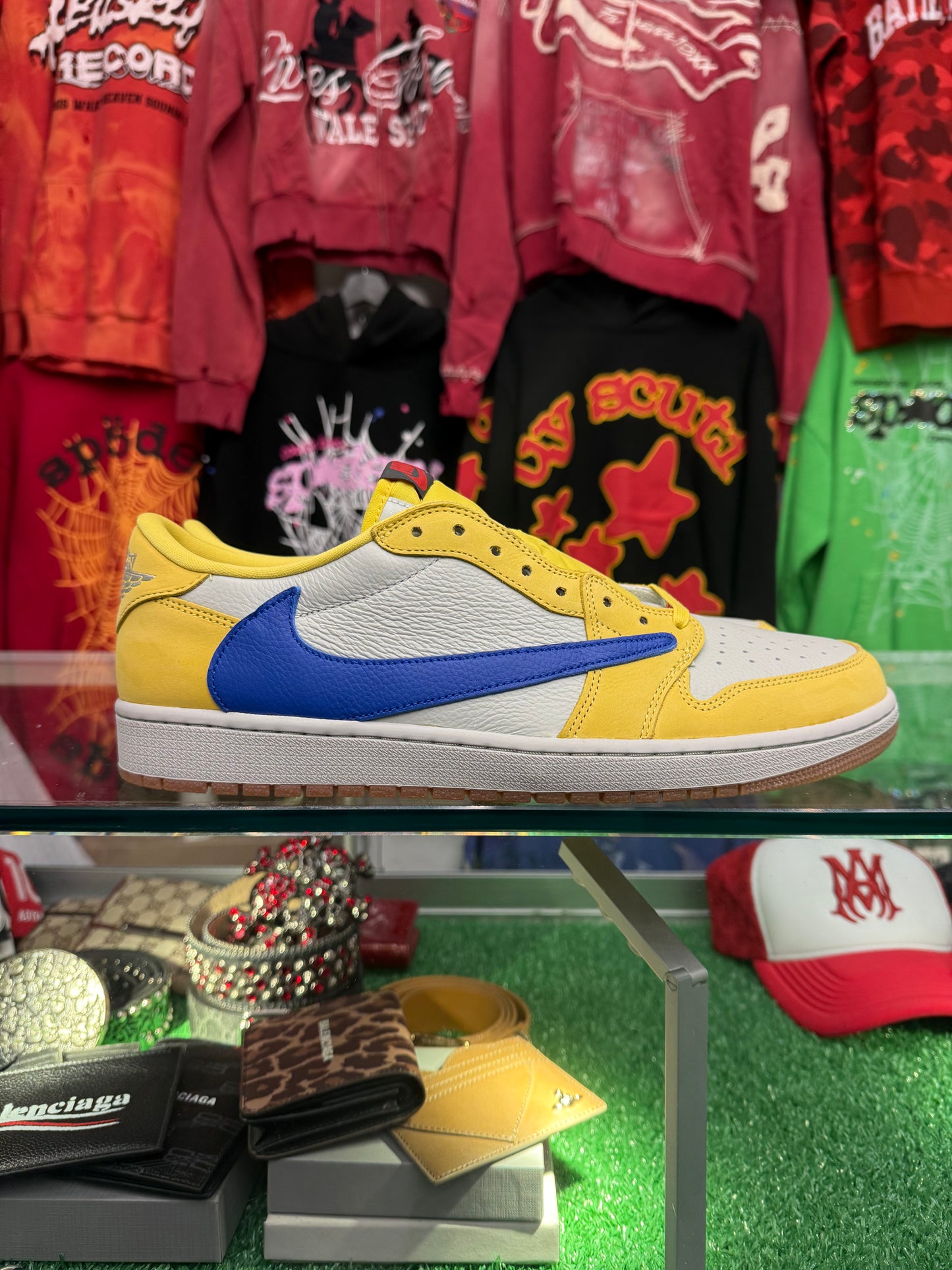 JORDAN 1 LOW CANARY (BRAND NEW)