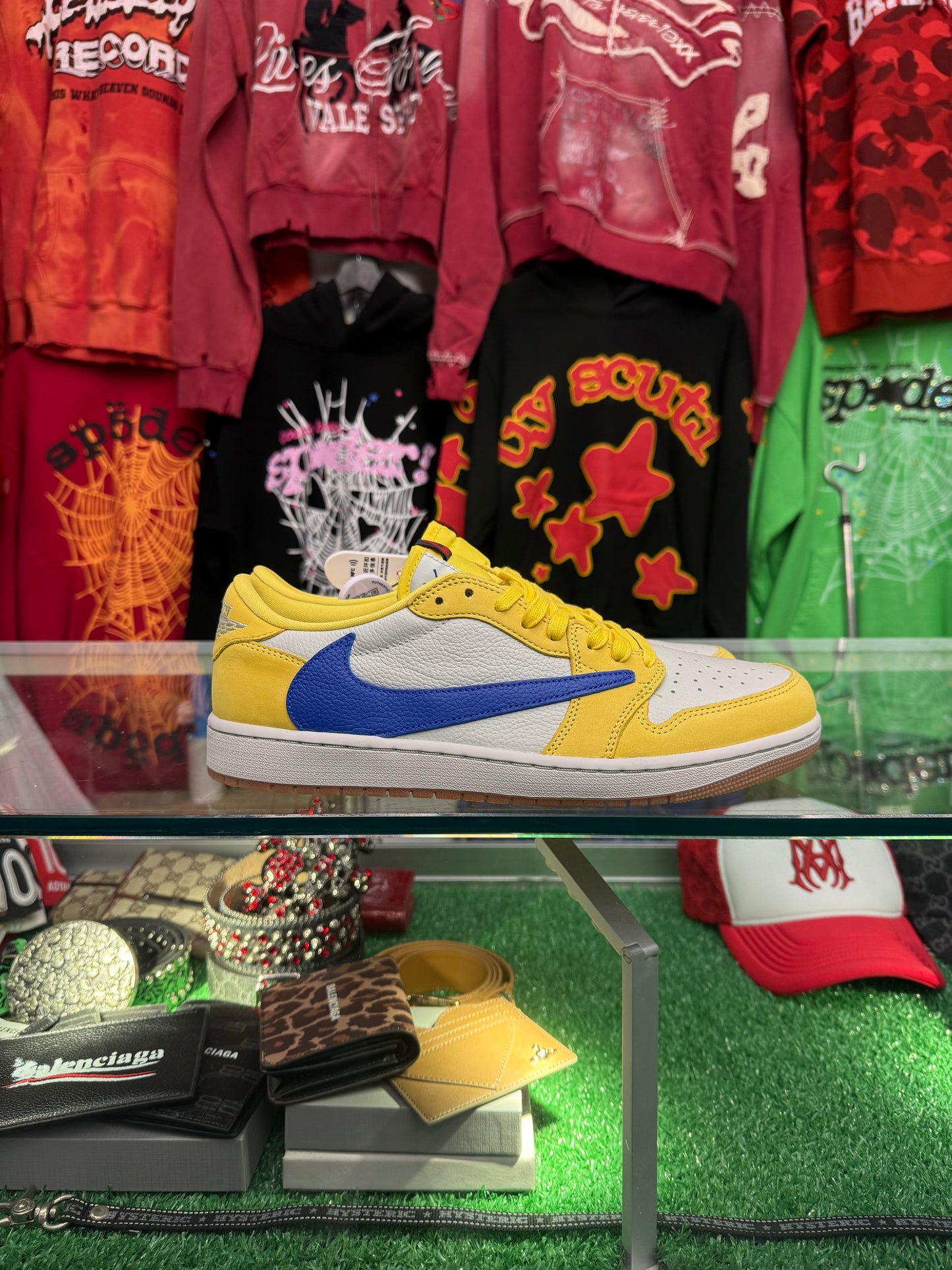 JORDAN 1 LOW CANARY (BRAND NEW)