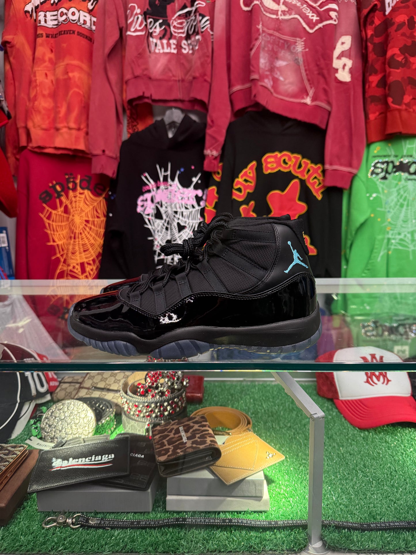 JORDAN 11 GAMMA (PRE-OWNED W/ BOX)
