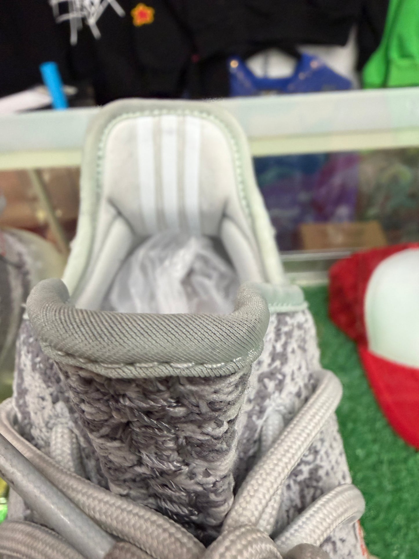 YEEZY BOOST 350 V2 BLUE TINT (PRE-OWNED W/ BOX)