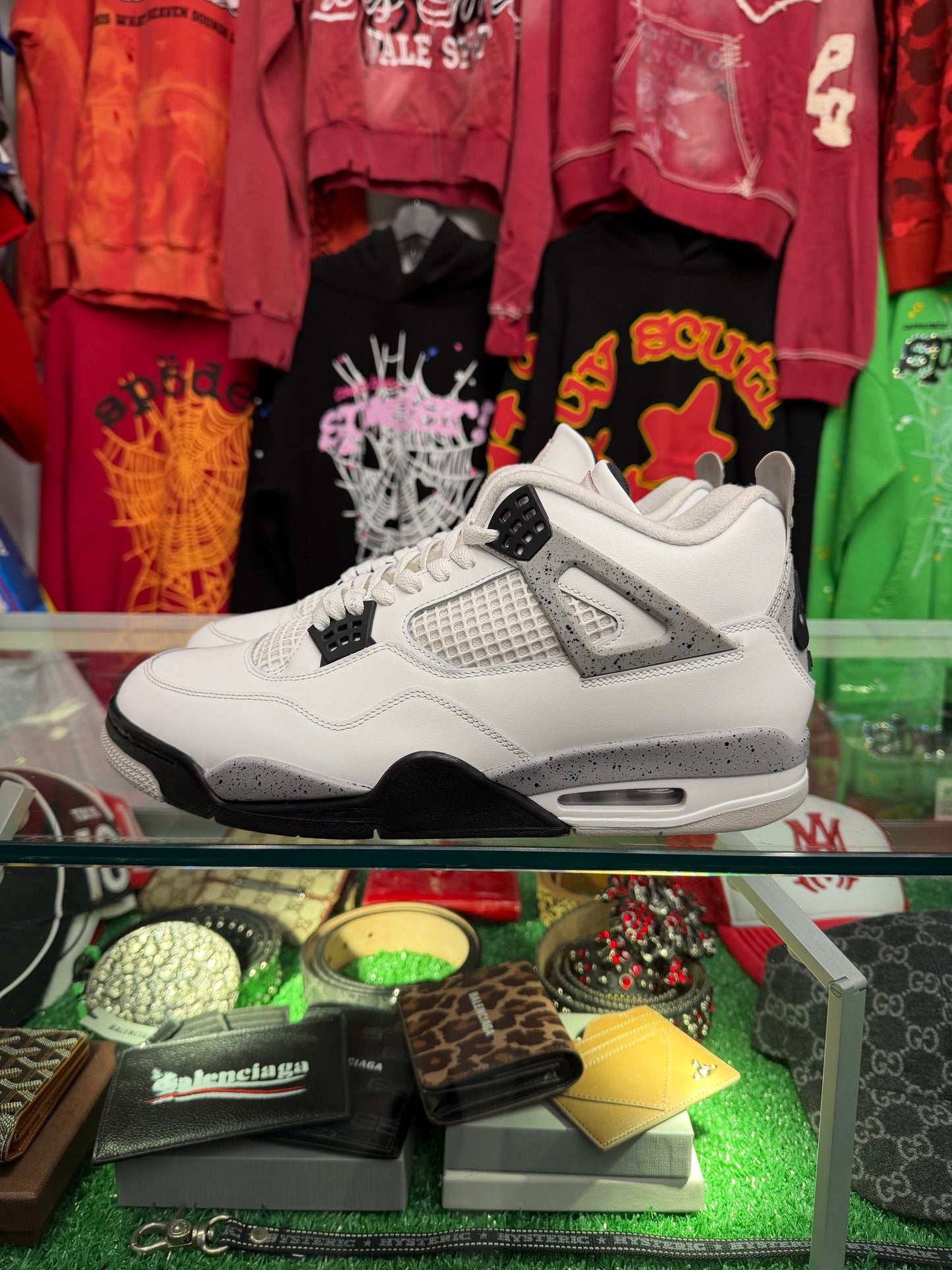 JORDAN 4 WHITE CEMENT (PRE-OWNED W/ BOX)