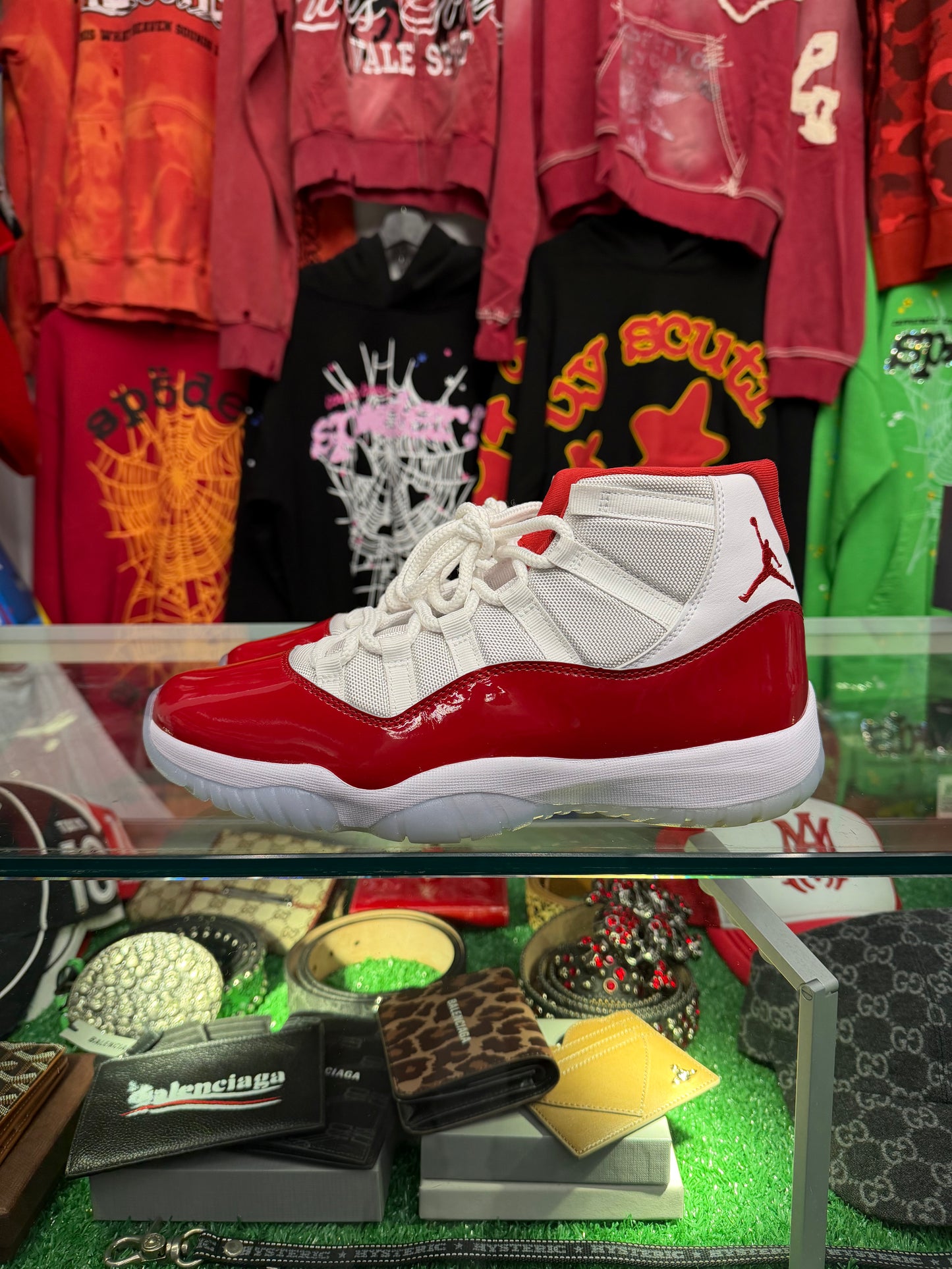 JORDAN 11 CHERRY (PRE-OWNED W/ BOX)