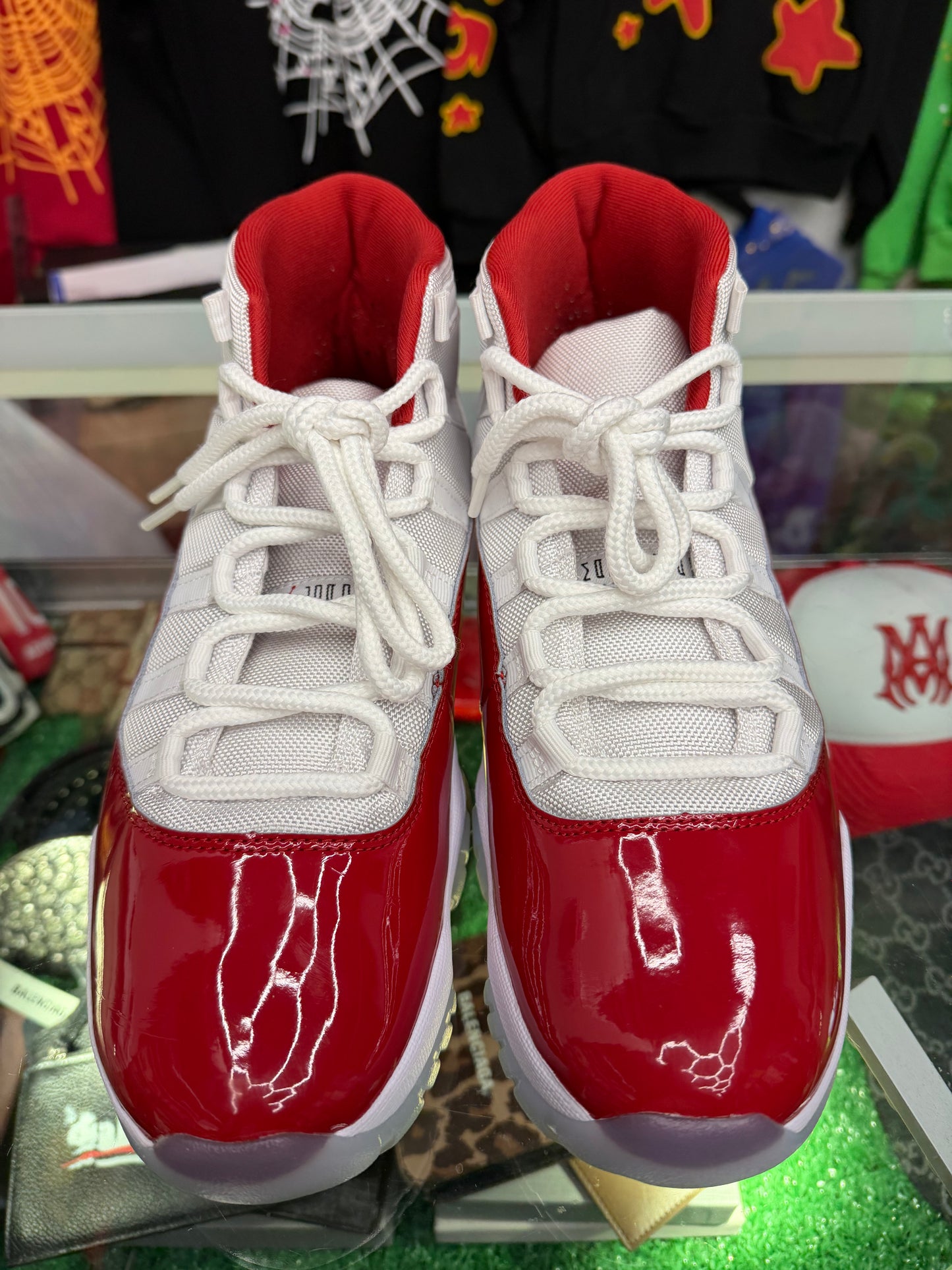 JORDAN 11 CHERRY (PRE-OWNED W/ BOX)
