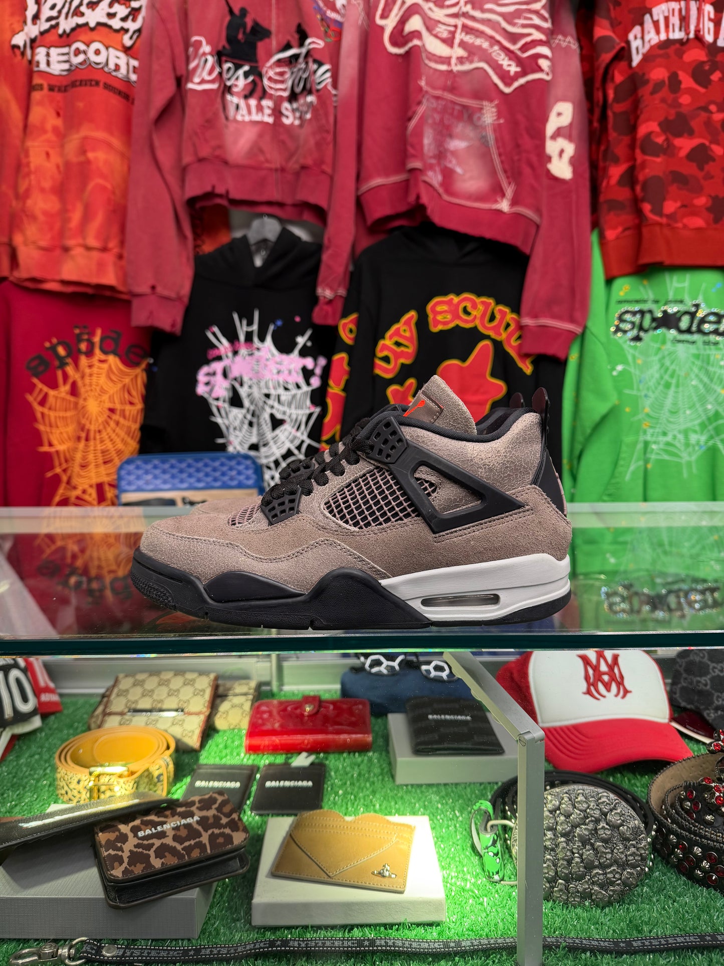 JORDAN 4 TAUPE HAZE (PRE-OWNED W/ BOX)
