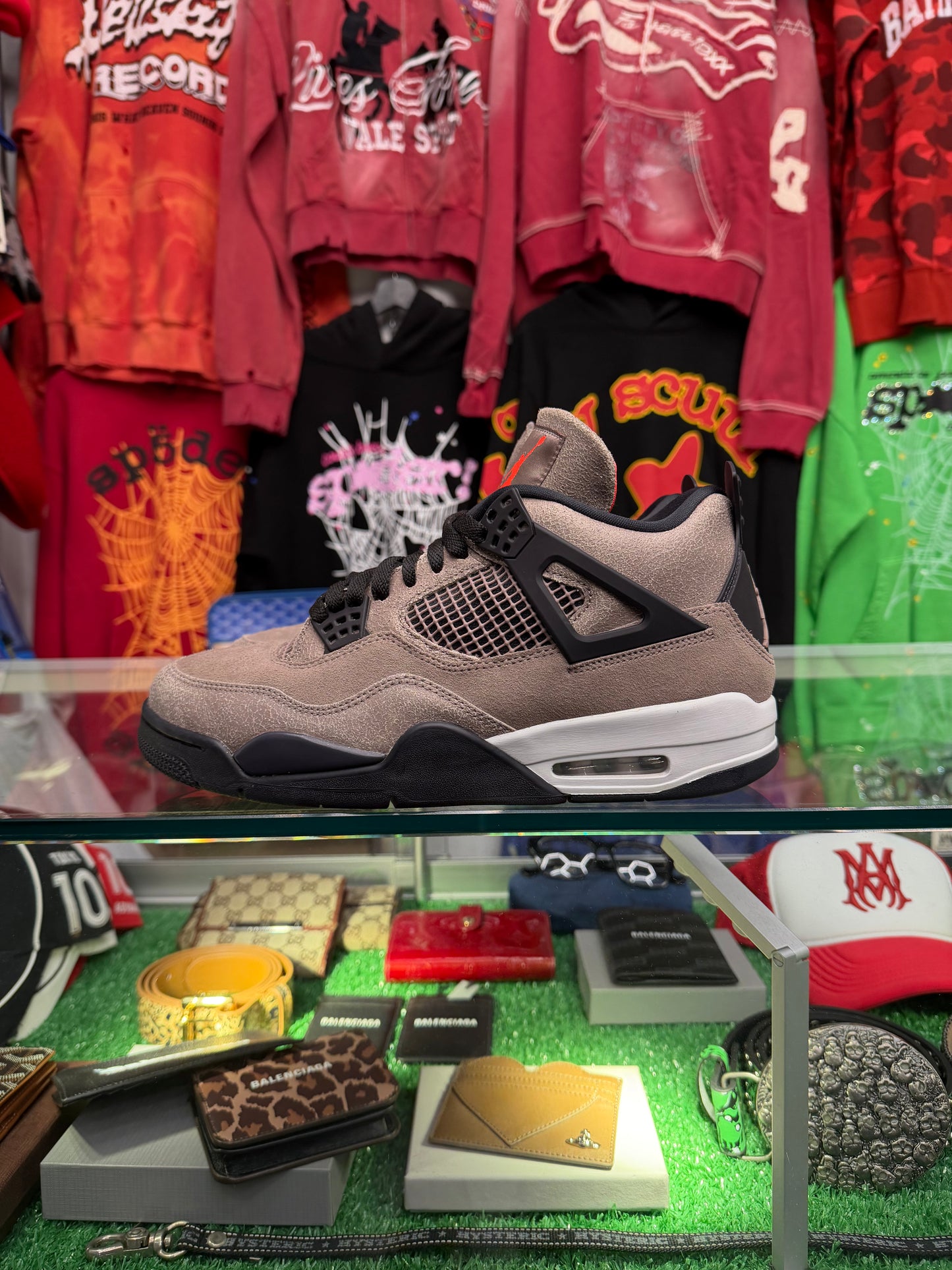 JORDAN 4 TAUPE HAZE (PRE-OWNED W/ BOX)