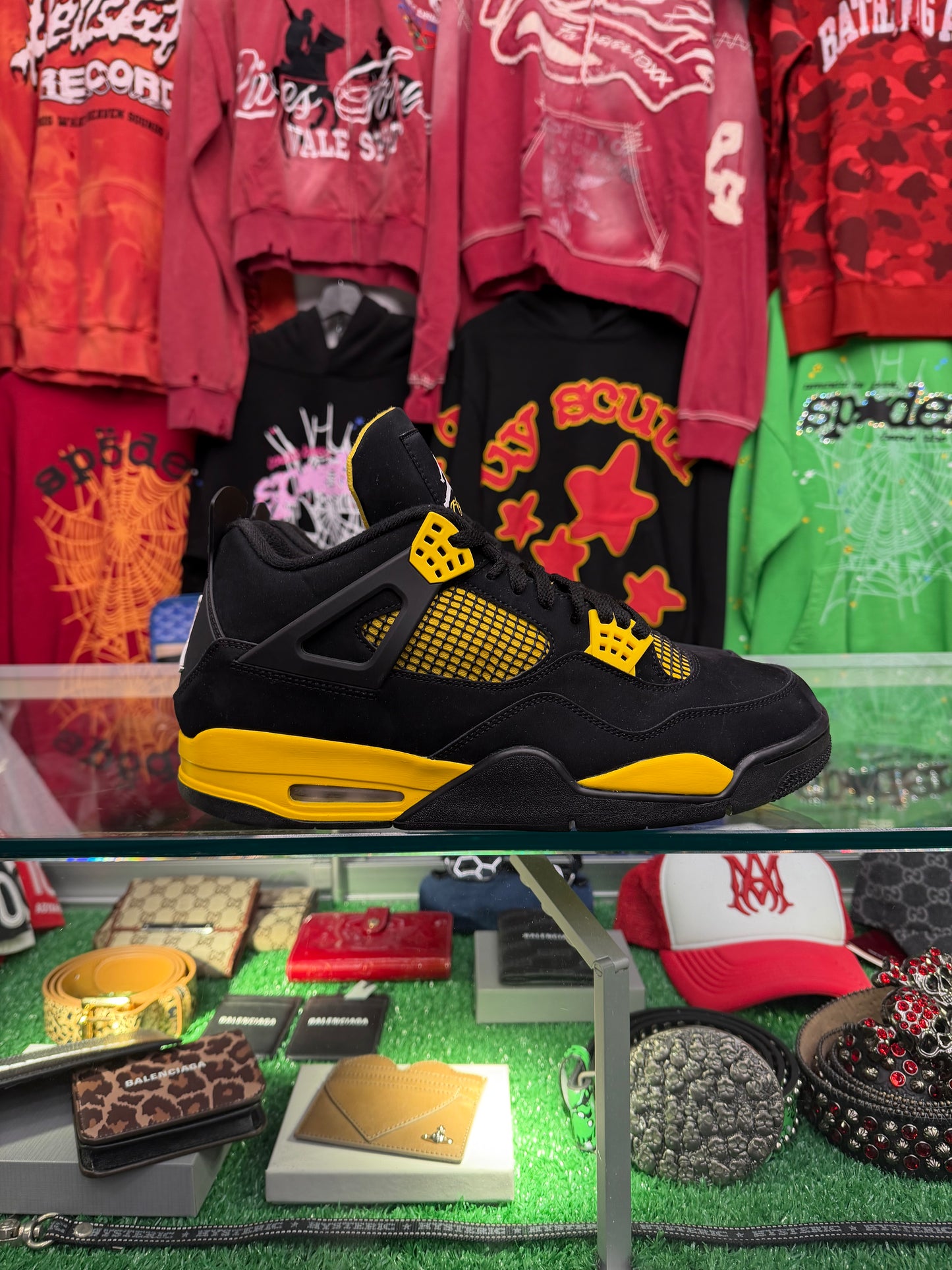 JORDAN 4 YELLOW THUNDER (PRE-OWNED W/ BOX)