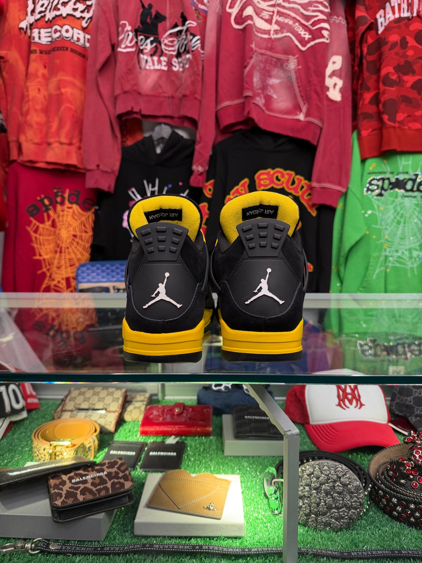 JORDAN 4 YELLOW THUNDER (PRE-OWNED W/ BOX)