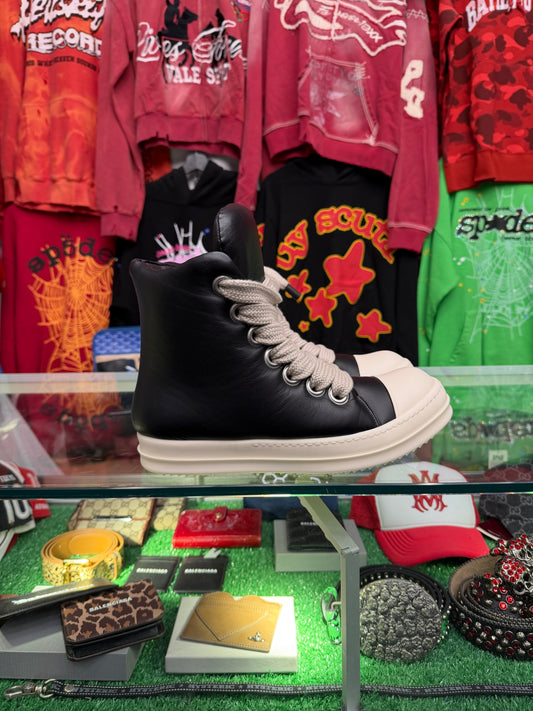 RICK OWENS MAINLINE JUMBO LACE RAMONES (PRE-OWNED W/ BOX)