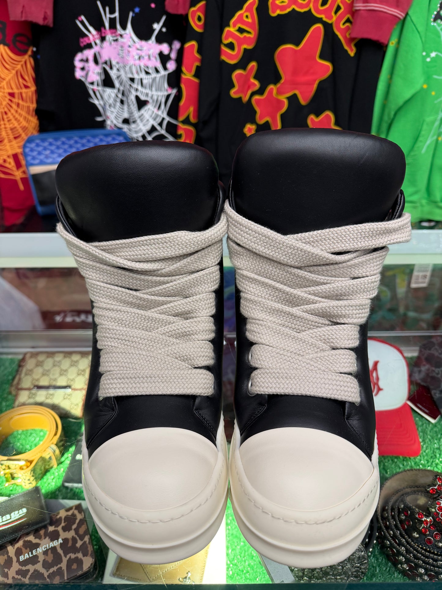 RICK OWENS MAINLINE JUMBO LACE RAMONES (PRE-OWNED W/ BOX)