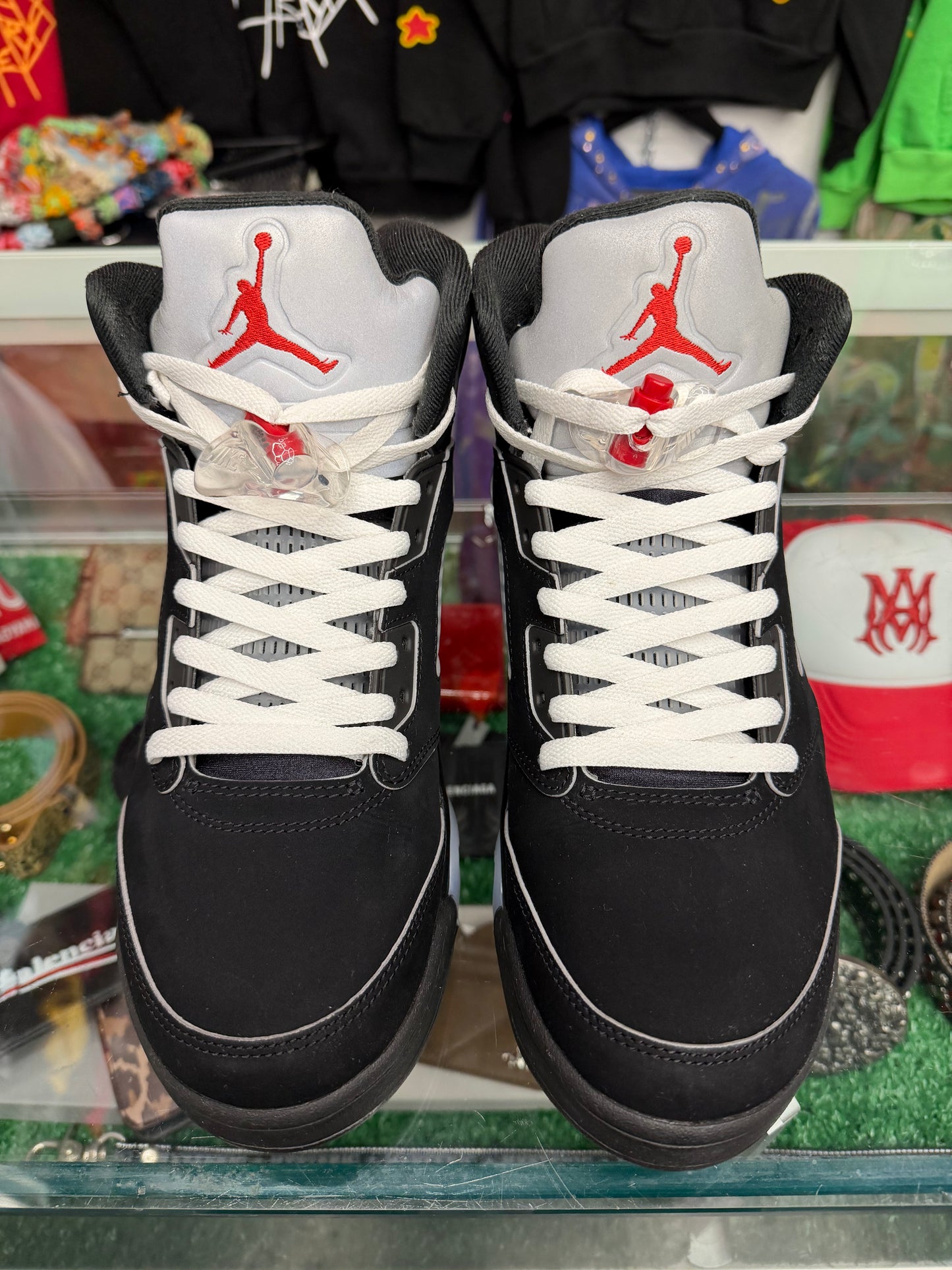 JORDAN 5 METALLIC (PRE-OWNED W/ BOX)