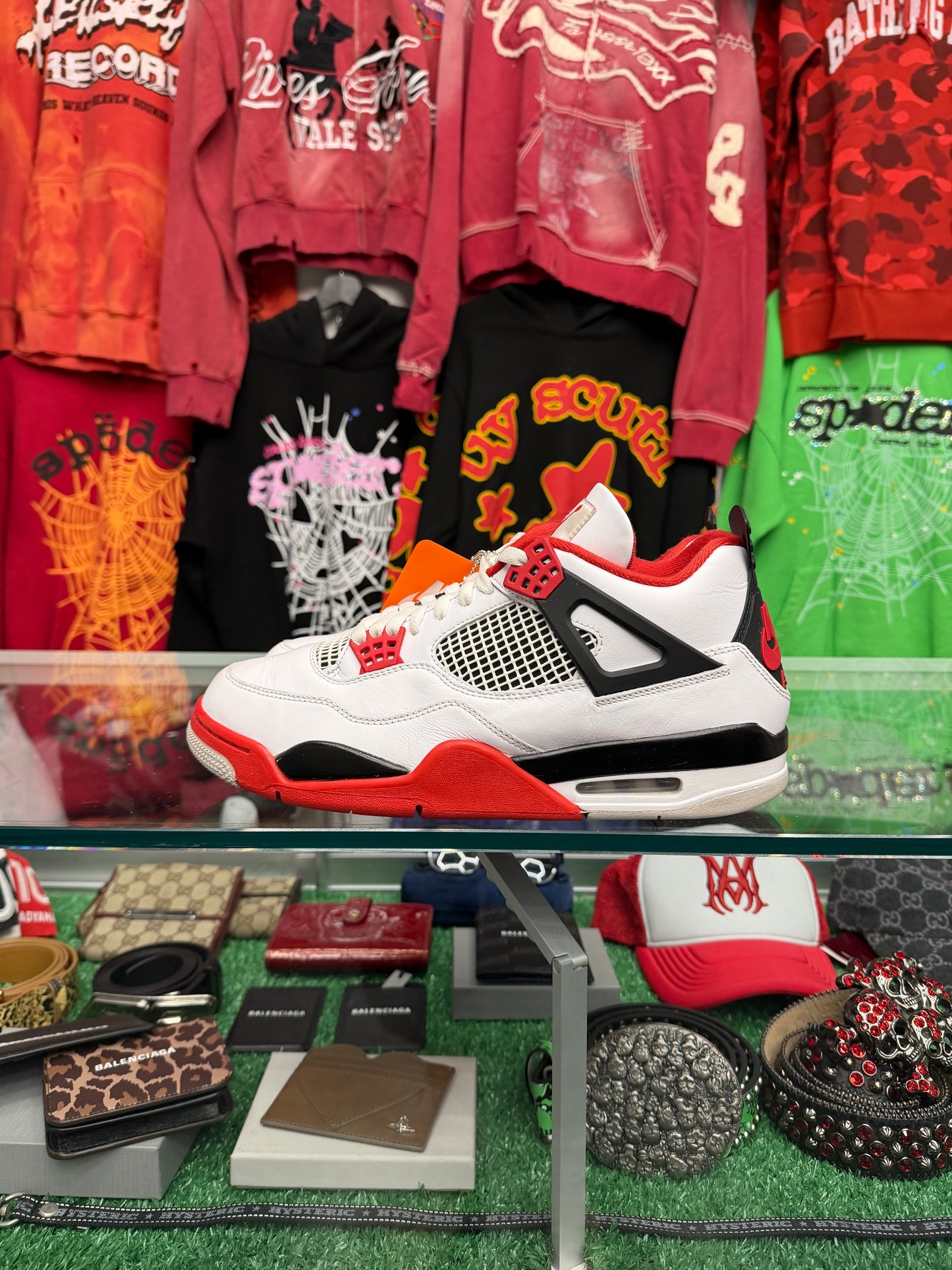 JORDAN 4 FIRE RED (PRE-OWNED W/ BOX)