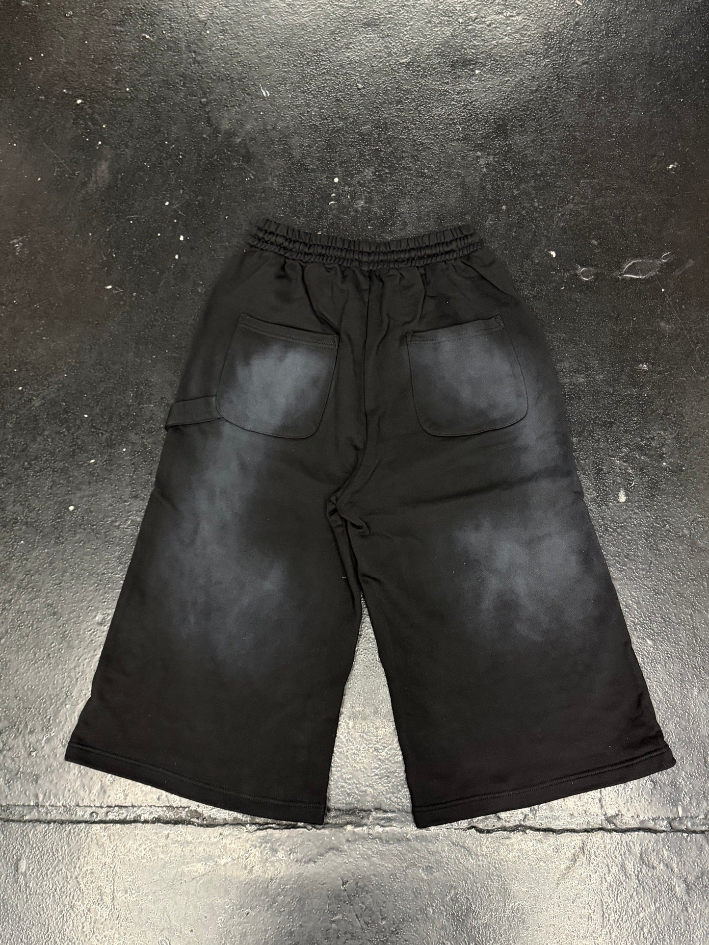HAPPY MEMORIES DON’T DIE HMDD CRYSTAL 3/4 SHORTS (BRAND NEW)