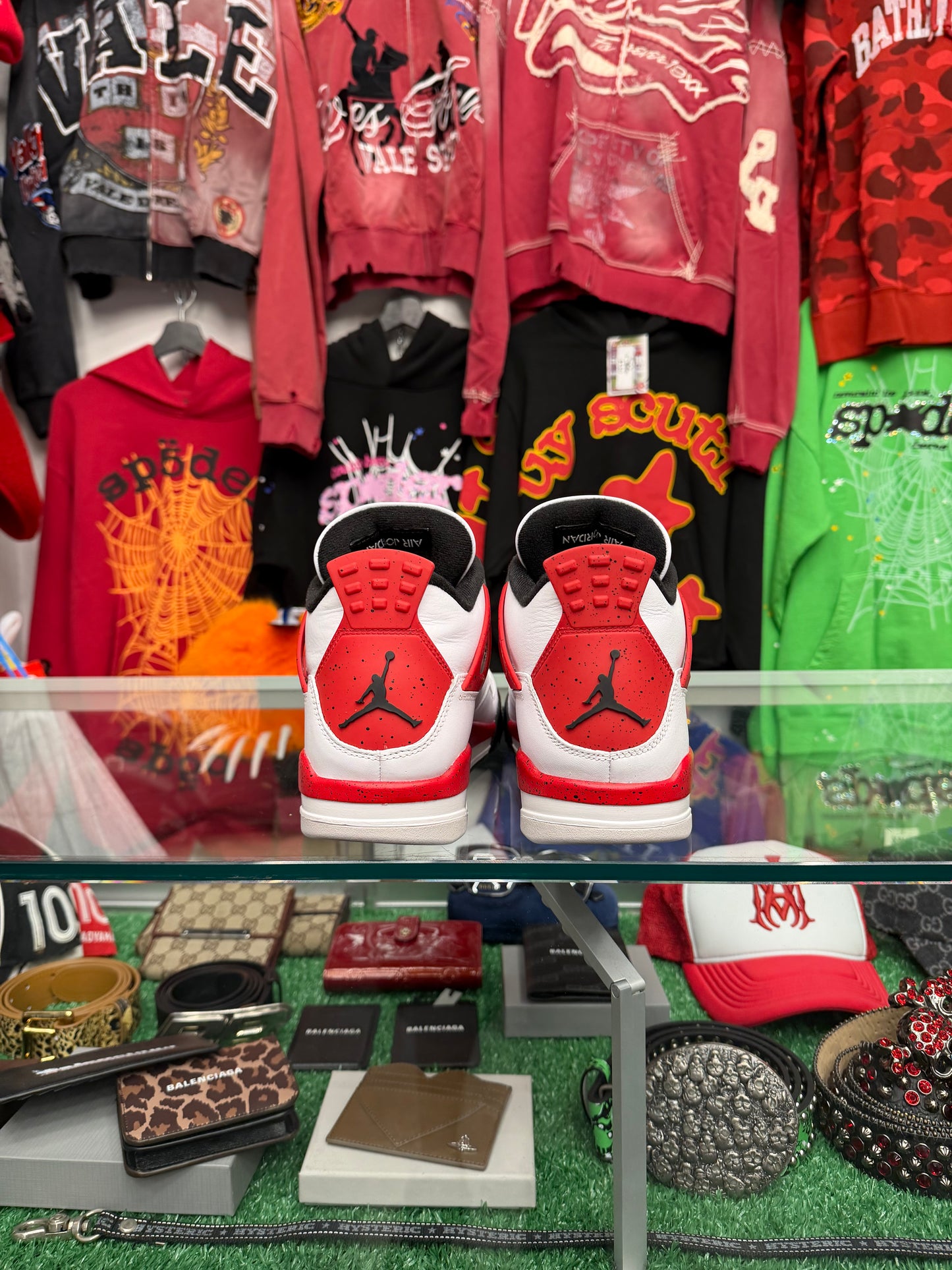 JORDAN 4 RED CEMENT (PRE-OWNED W/ BOX)