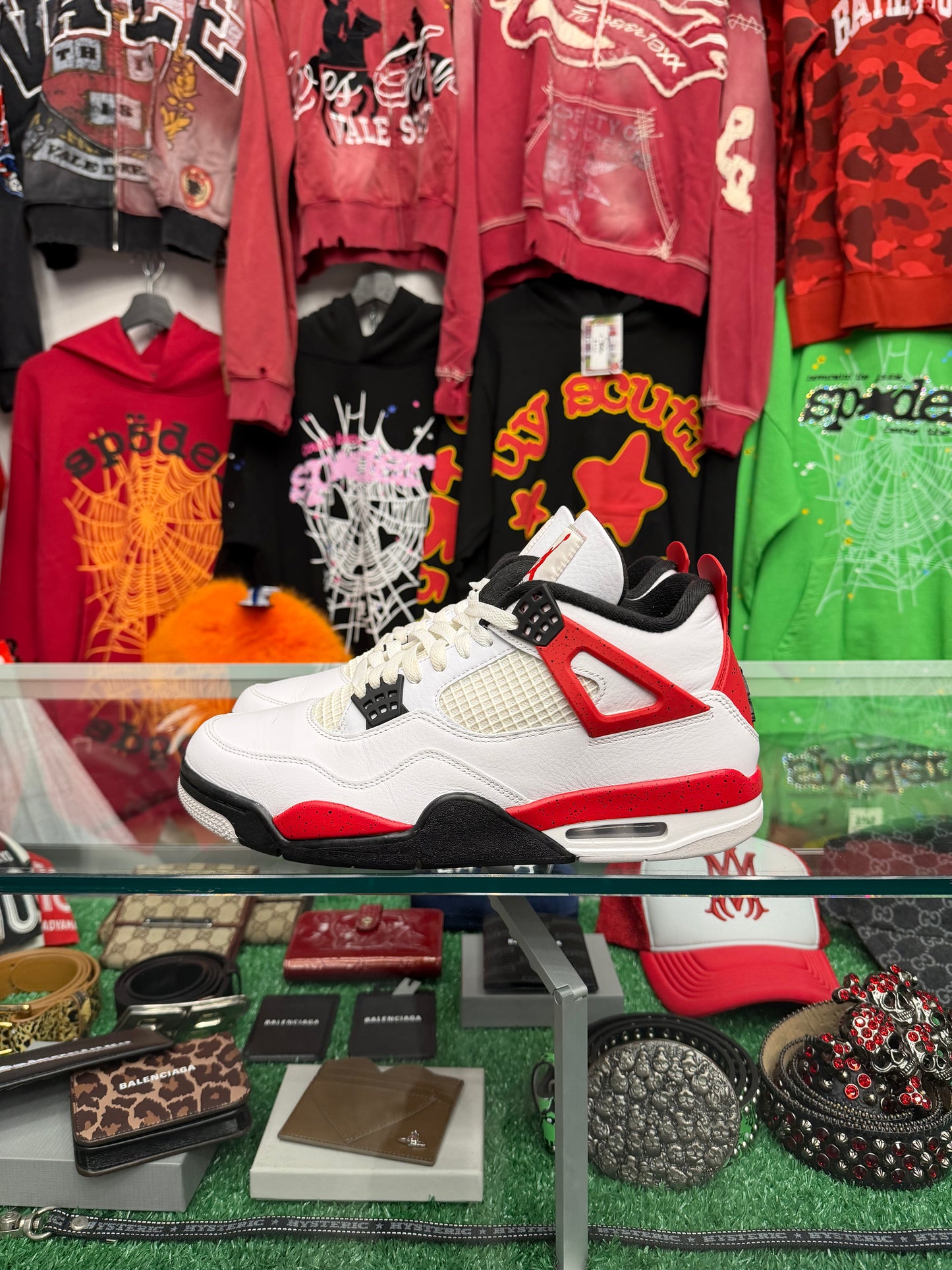 JORDAN 4 RED CEMENT (PRE-OWNED W/ BOX)