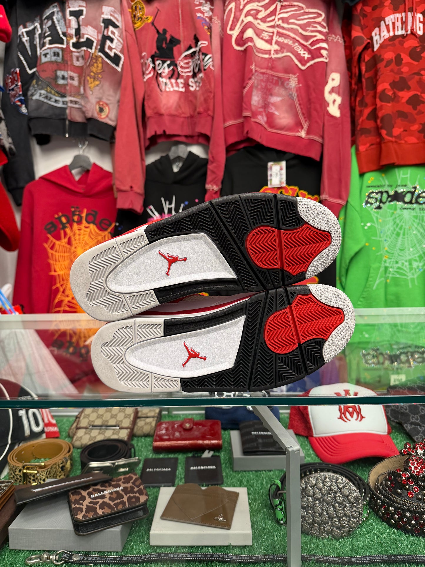 JORDAN 4 RED CEMENT (PRE-OWNED W/ BOX)