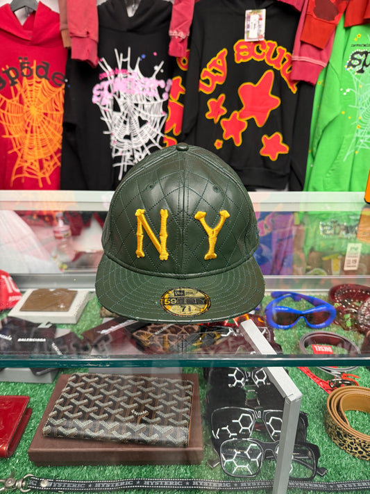 SUPREME X NEW ERA QUILTED LEATHER FITTED HAT (PRE-OWNED)