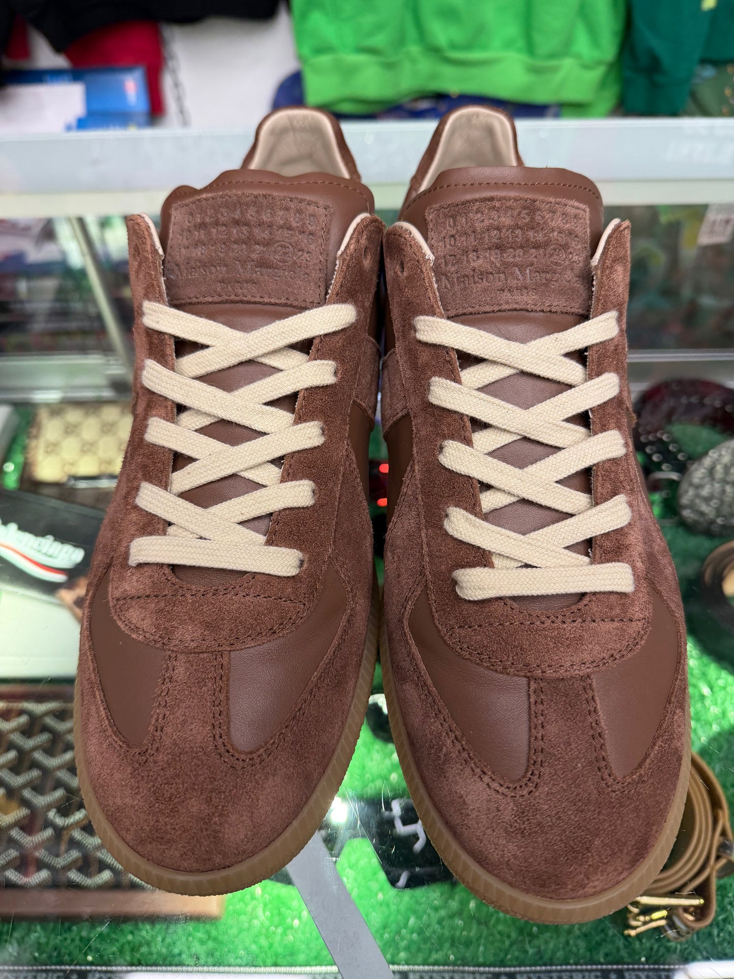 MAISON MARGIELA REPLICA BROWN (PRE-OWNED W/ BOX)