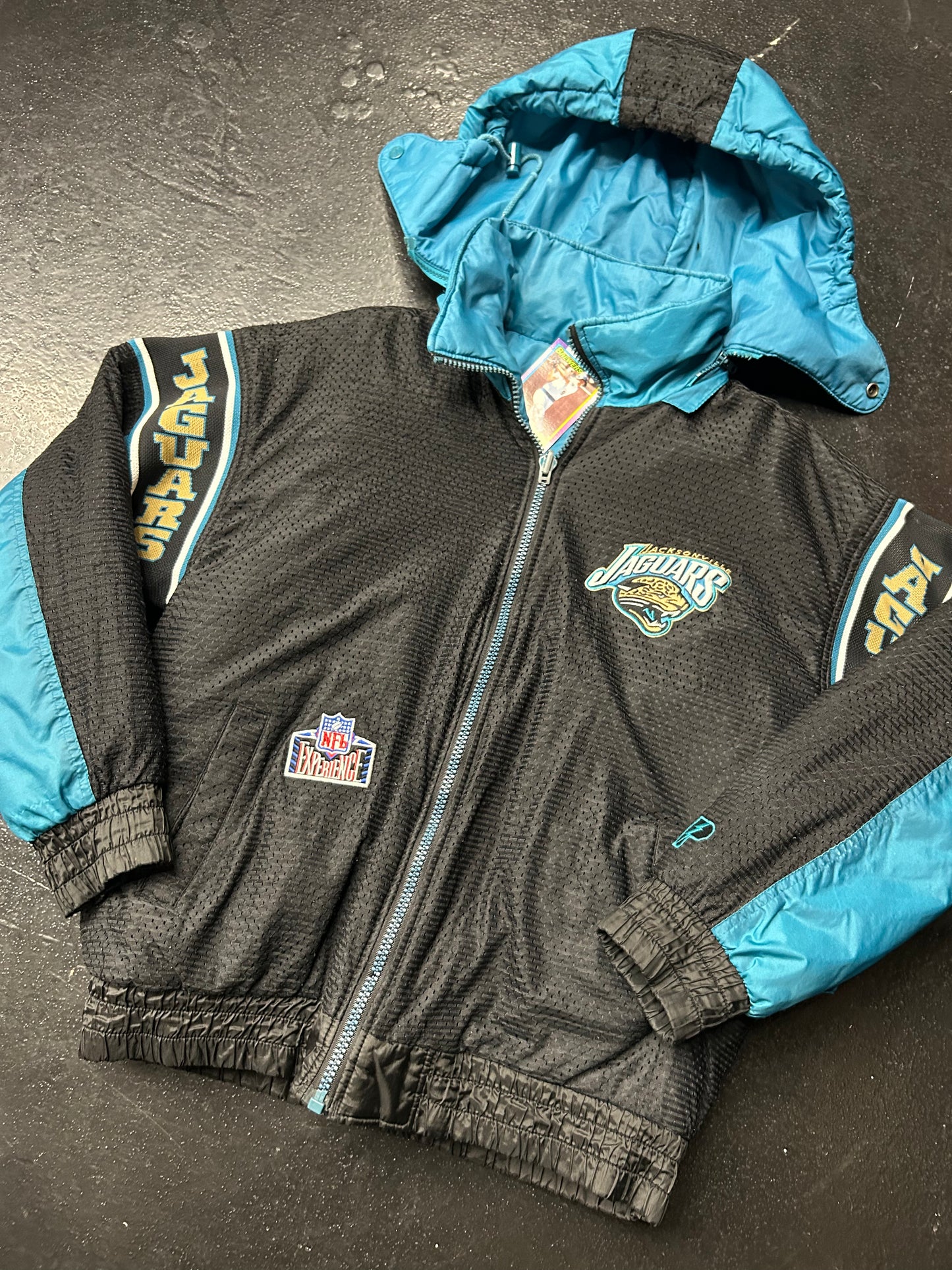 JACKSONVILLE JAGUARS VINTAGE PUFFER JACKET (PRE-OWNED)