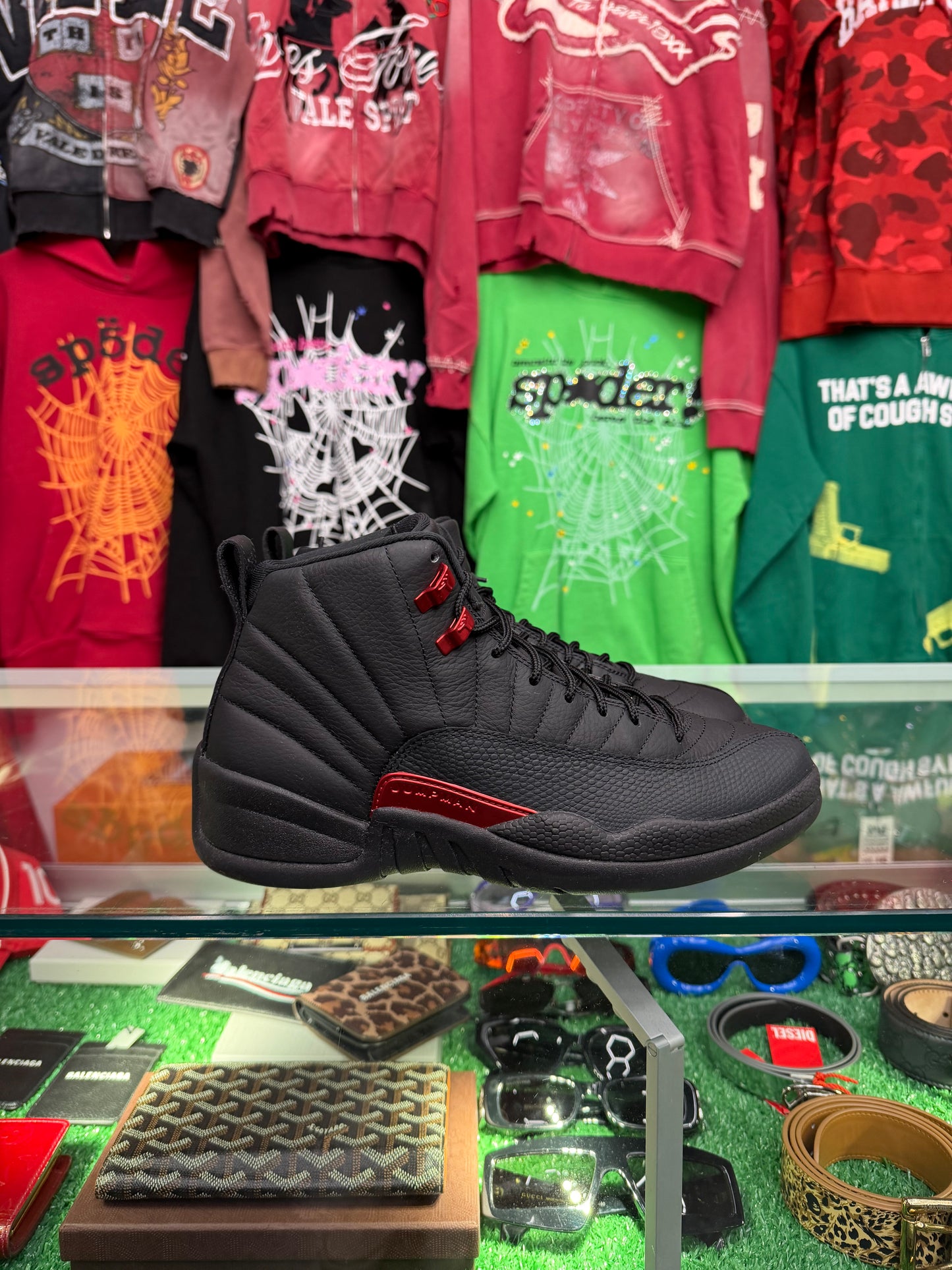 JORDAN 12 BLOODLINE (PRE-OWNED NO BOX)
