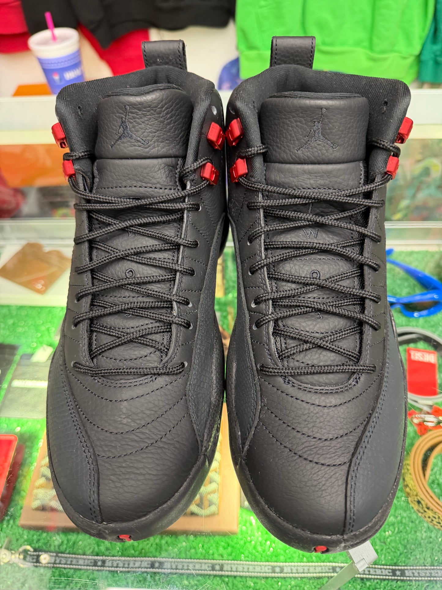JORDAN 12 BLOODLINE (PRE-OWNED NO BOX)