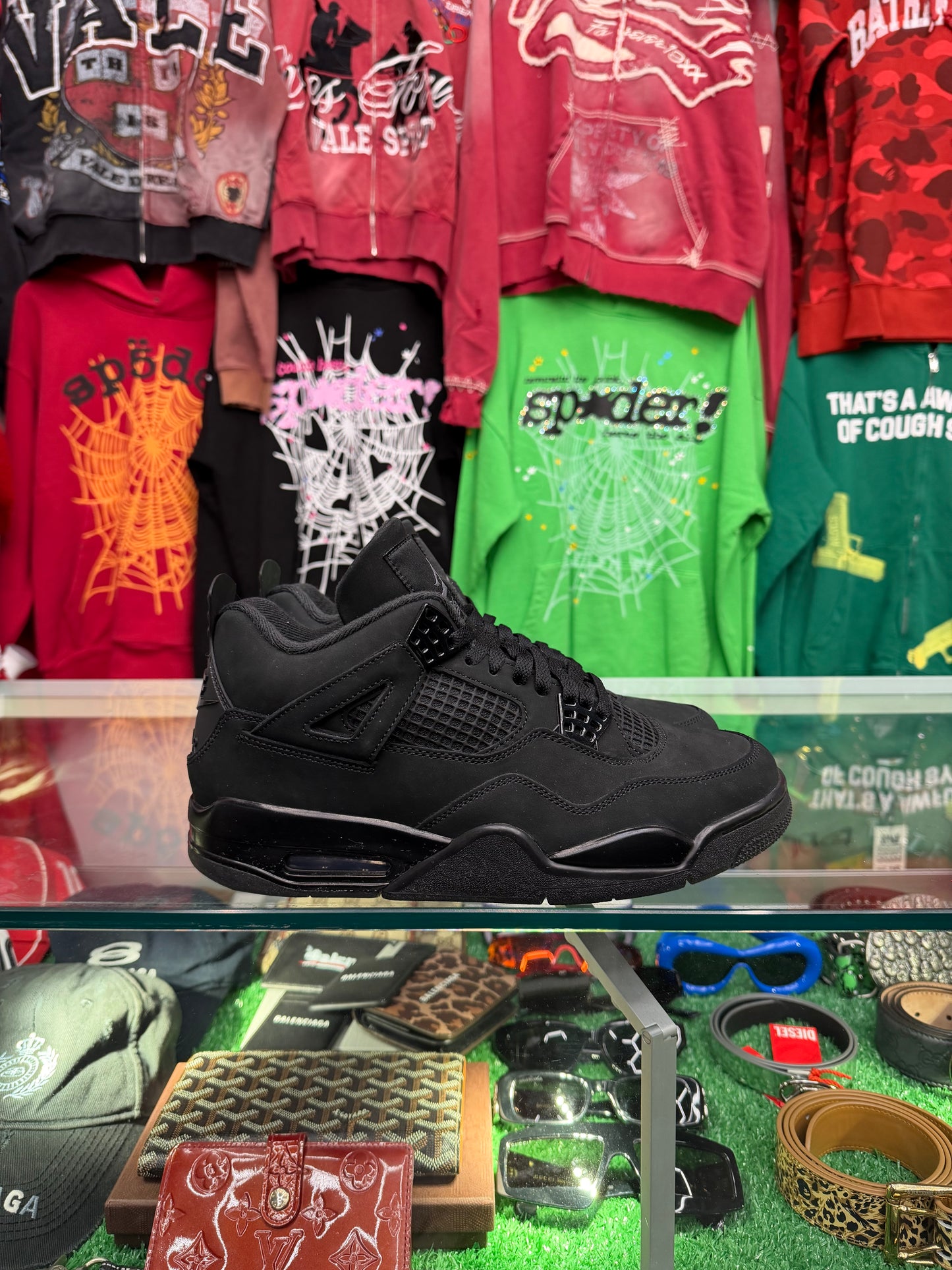 JORDAN 4 BLACK CAT (PRE-OWNED W/ BOX)
