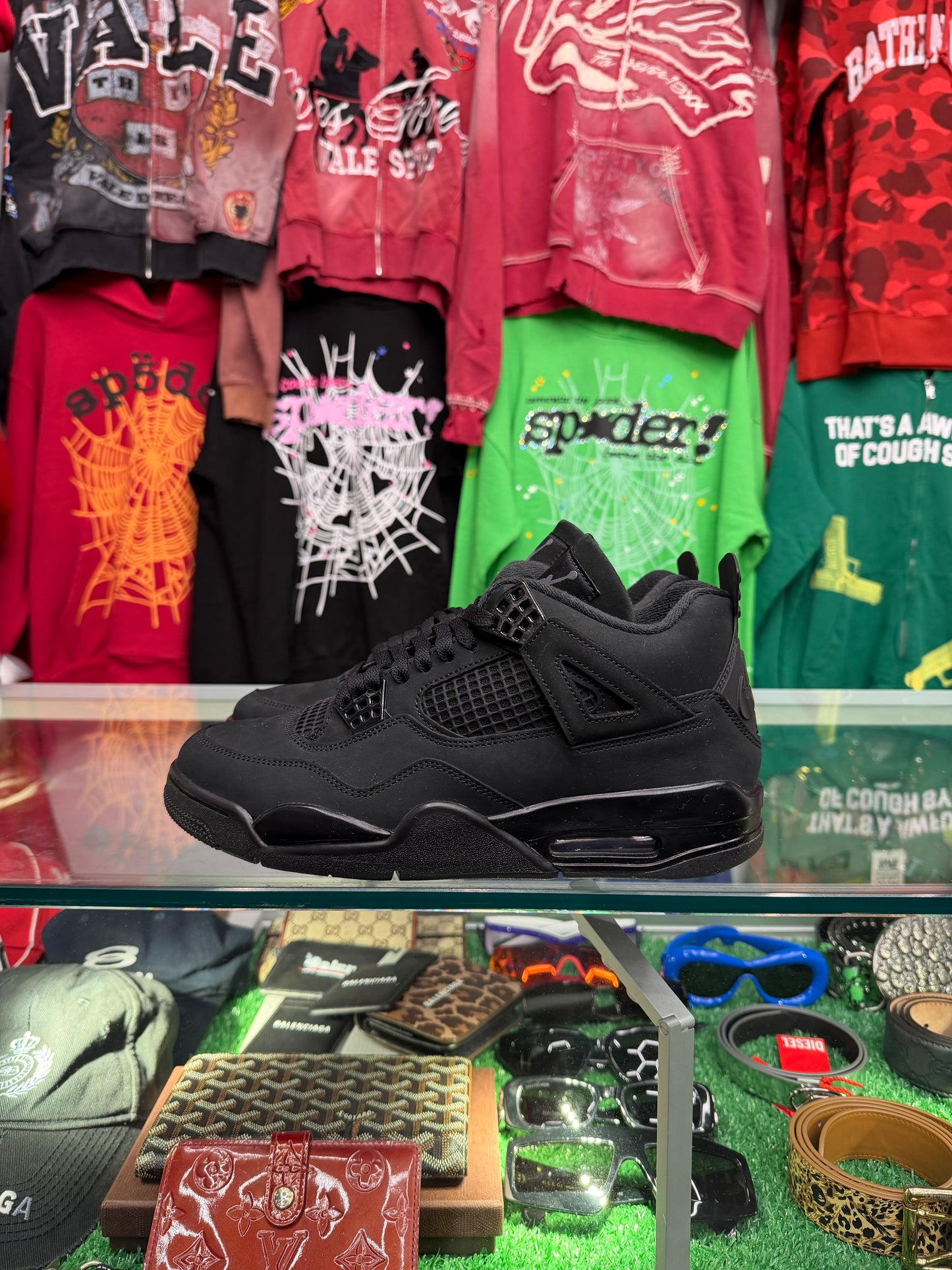 JORDAN 4 BLACK CAT (PRE-OWNED W/ BOX)