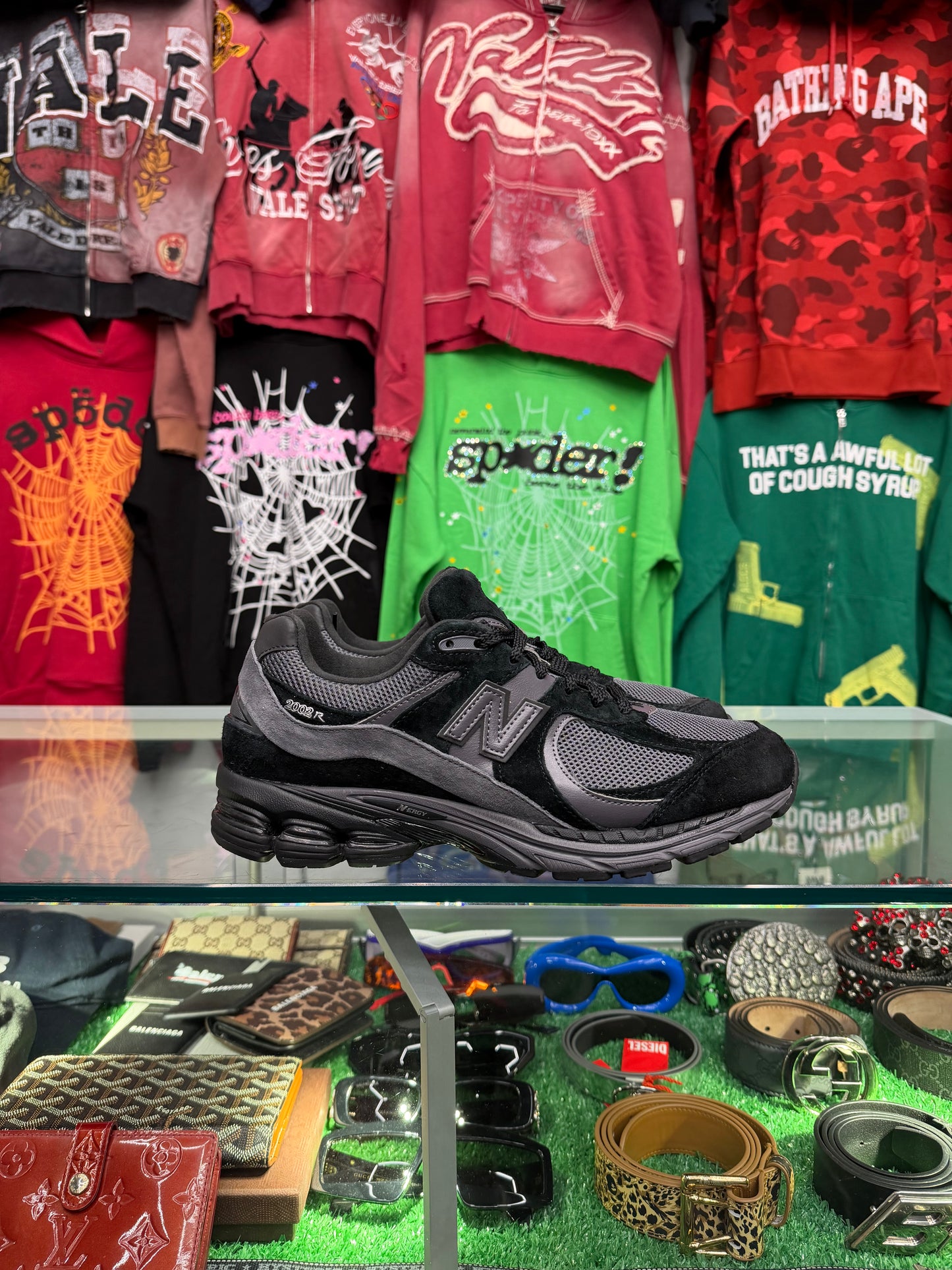 NEW BALANCE BLACK 2002R (PRE-OWNED W/ BOX)
