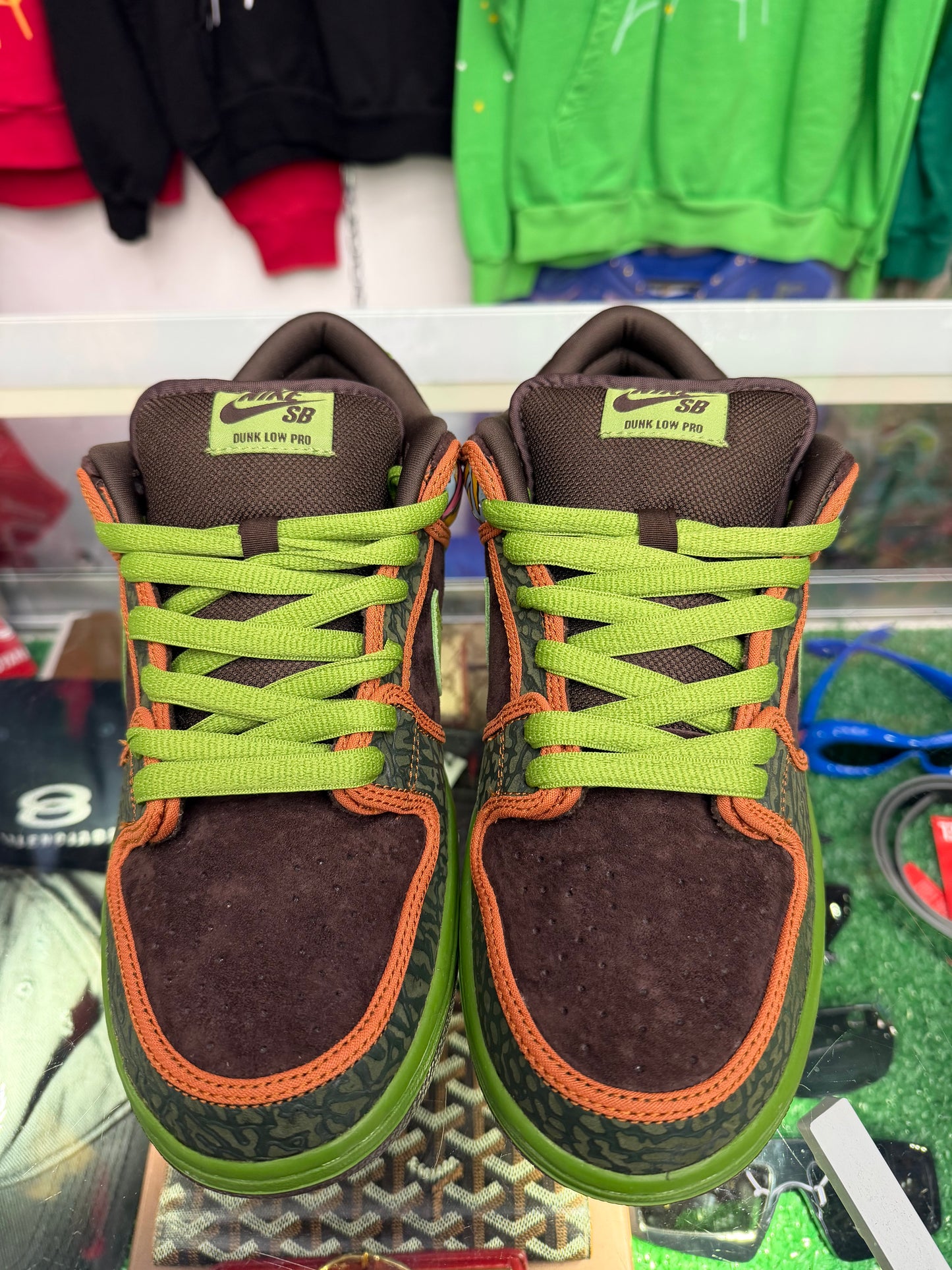 NIKE SB DE LA SOUL SB LOW (PRE-OWNED W/ BOX)