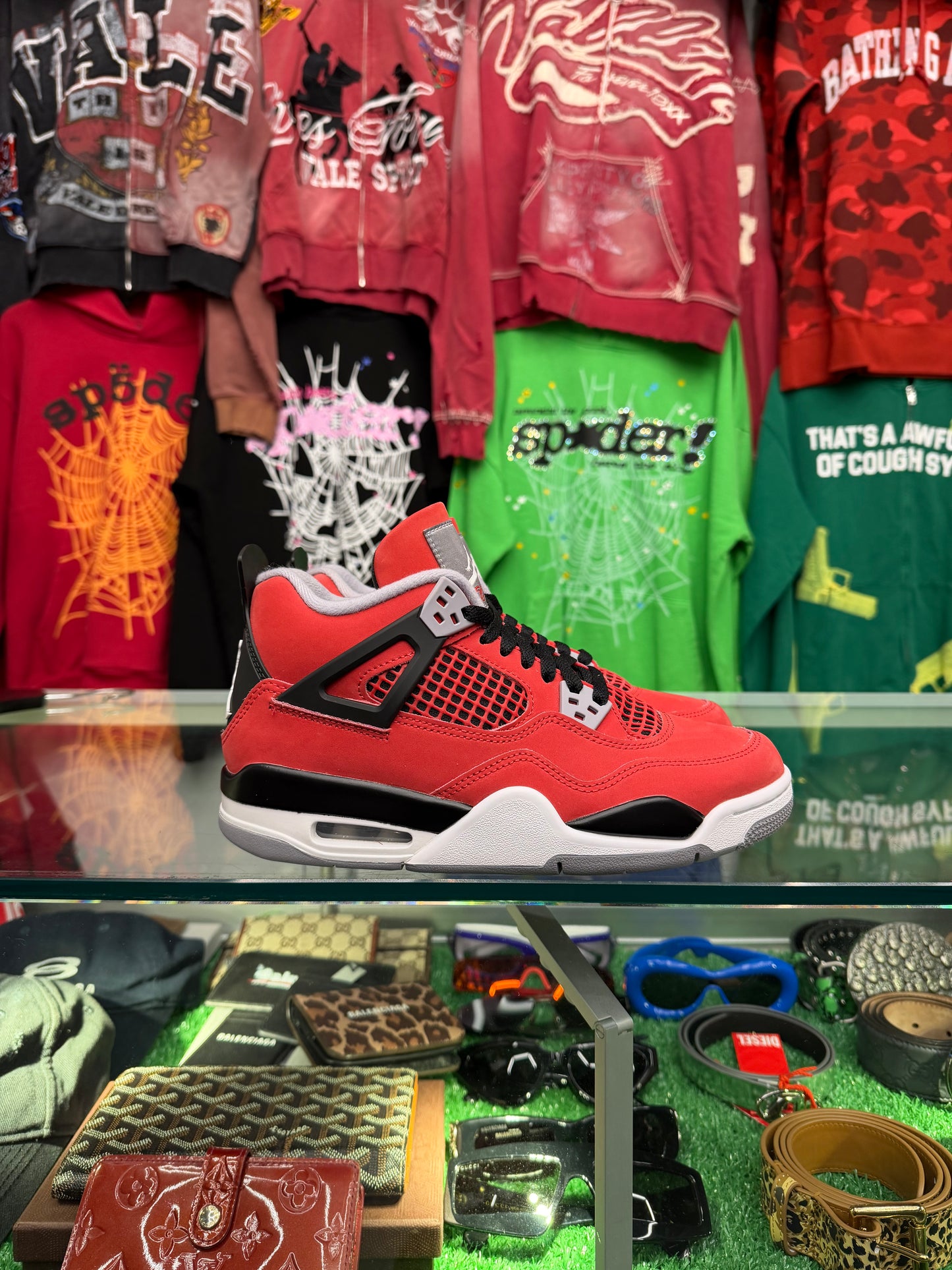 JORDAN 4 TORO BRAVO (PRE-OWNED NO BOX)