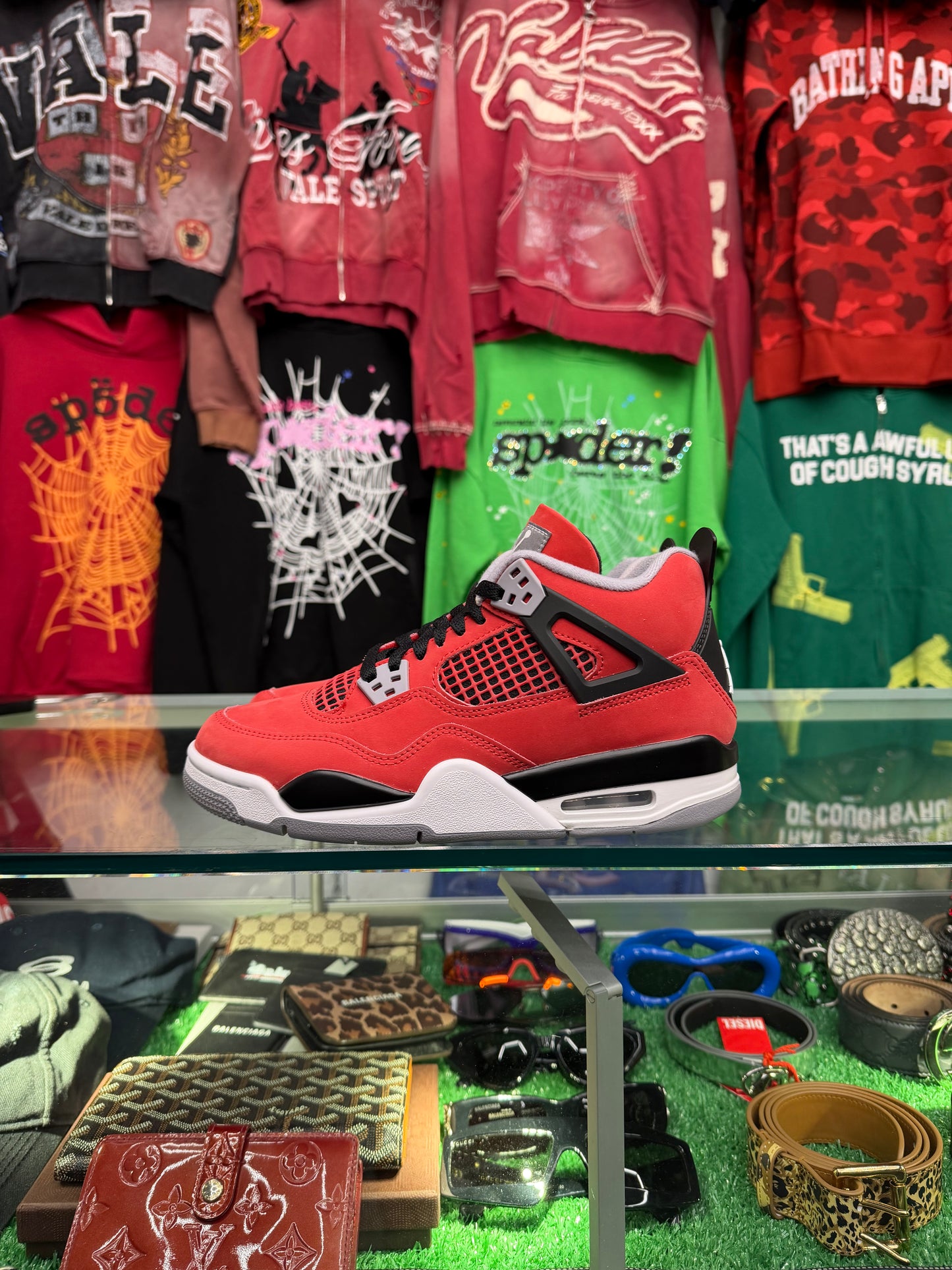 JORDAN 4 TORO BRAVO (PRE-OWNED NO BOX)