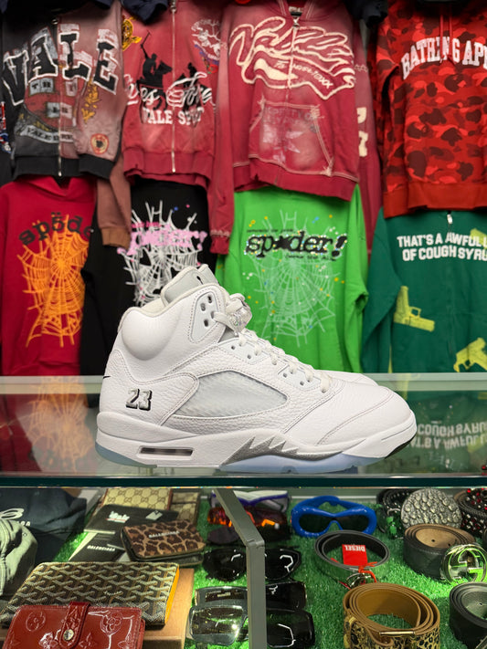 JORDAN 5 WHITE METALLIC (PRE-OWNED W/ BOX)