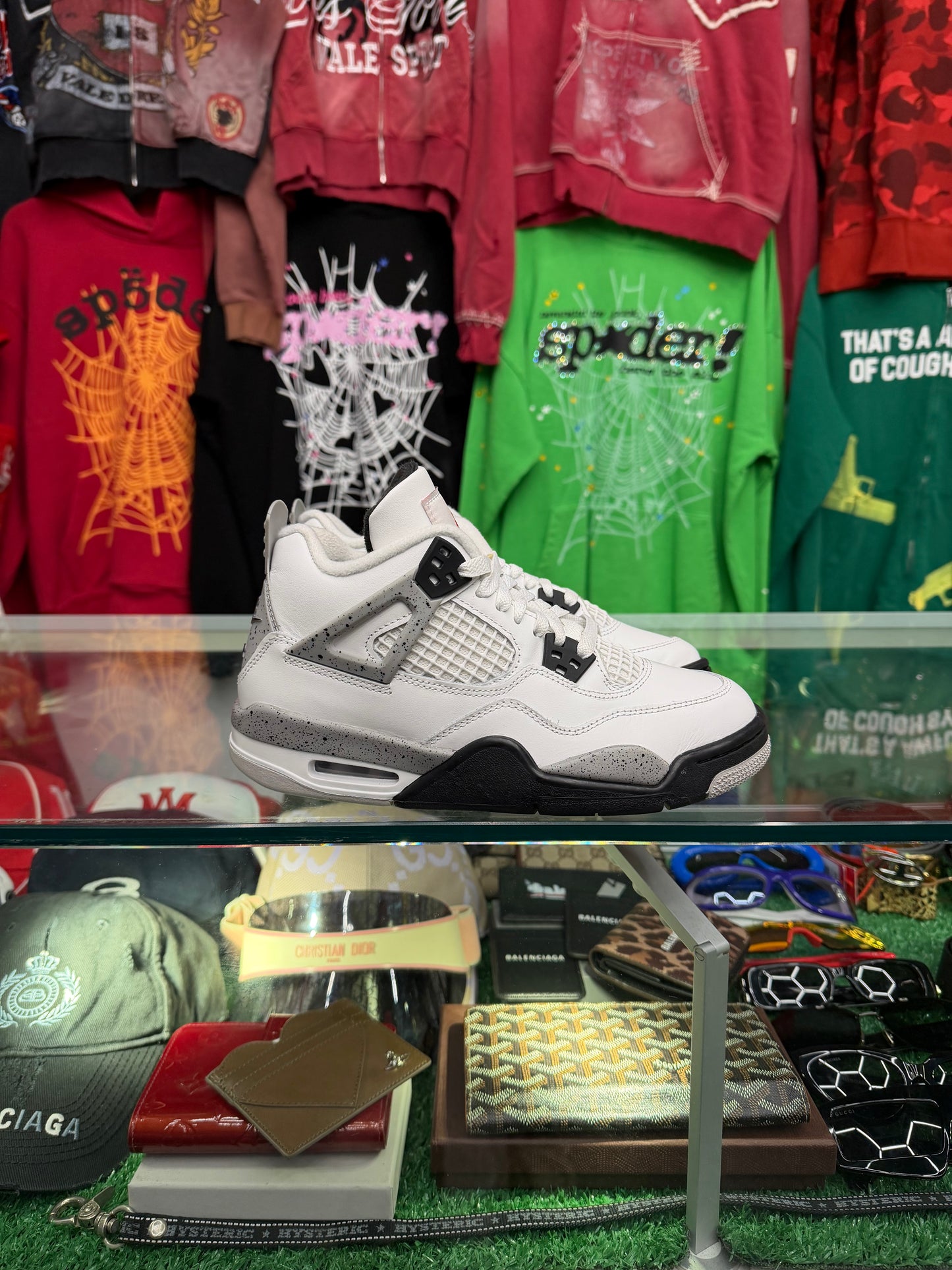 JORDAN 4 WHITE CEMENT (PRE-OWNED W/ BOX)
